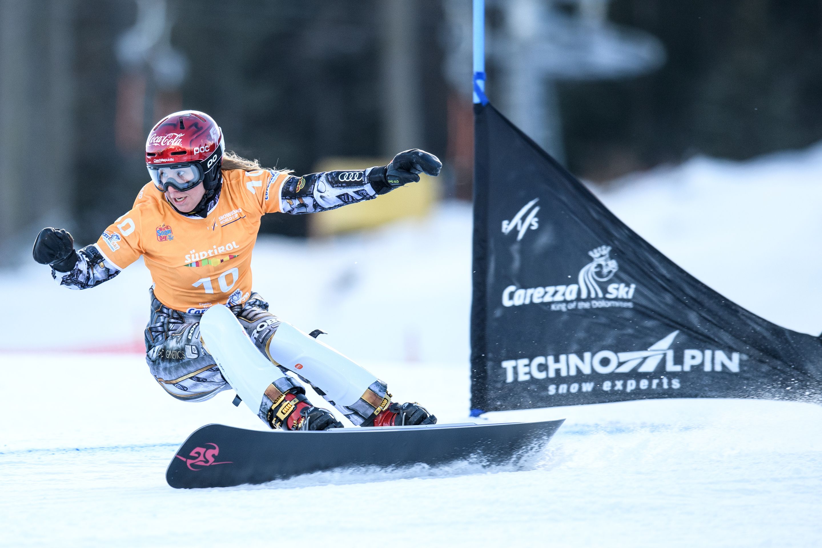 Ester Ledecká - GALERIE: Ester Ledecká vyhrála hned první letošní závod na snowboardu (4/12)