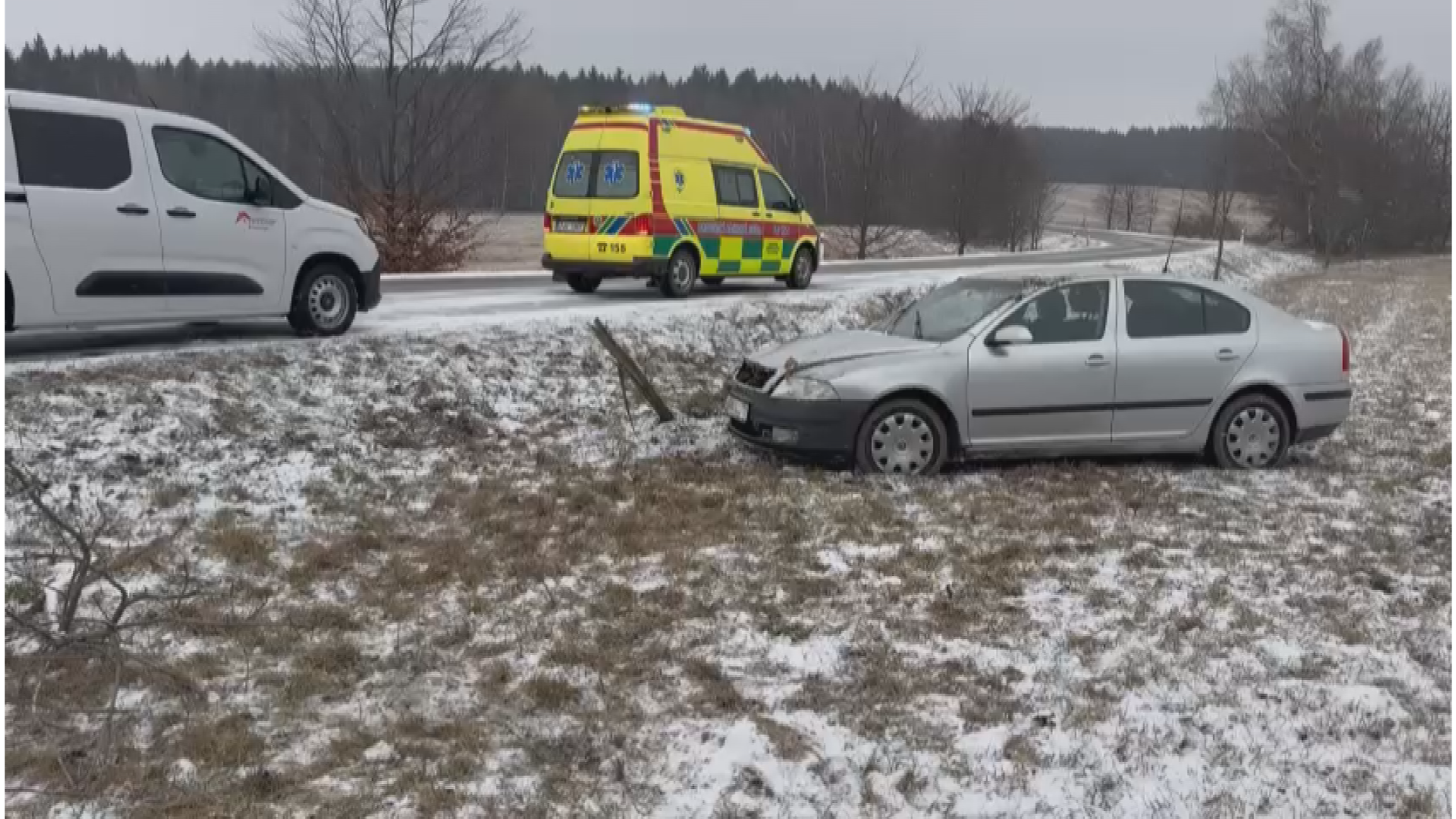 Počasí od rána komplikuje dopravu - Počasí od rána komplikuje dopravu (8/9)