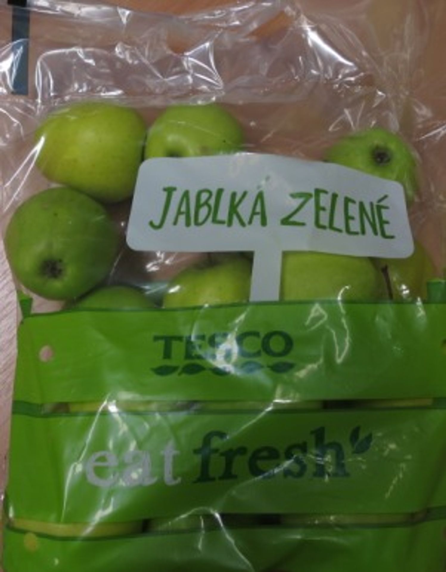 Tesco prodávalo jablka s vysokým obsahem pesticidů - 1 - GALERIE: jablka s vysokým obsahem pesticidů (1/3)