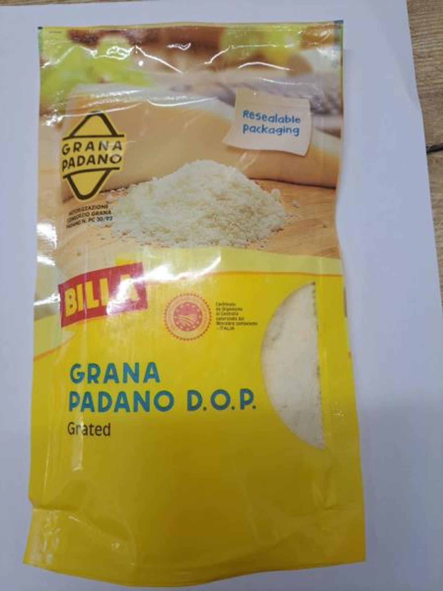 Závadný sýr grana padano - Inspekce odhalila závadné sýry (1/6)
