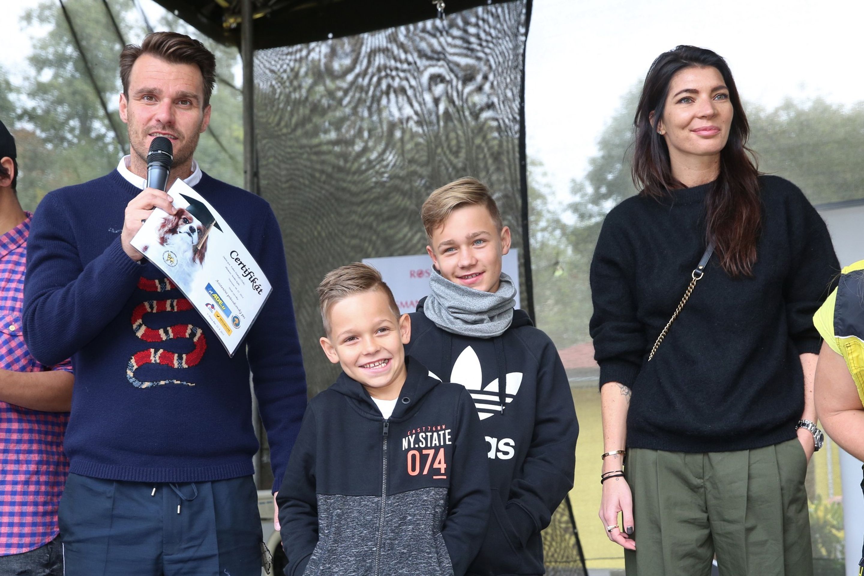 Leoš Mareš, Matěj Mareš, Jakub Mareš, Monika Marešová (2017) - Jakub Mareš slaví 20. narozeniny (3/4)
