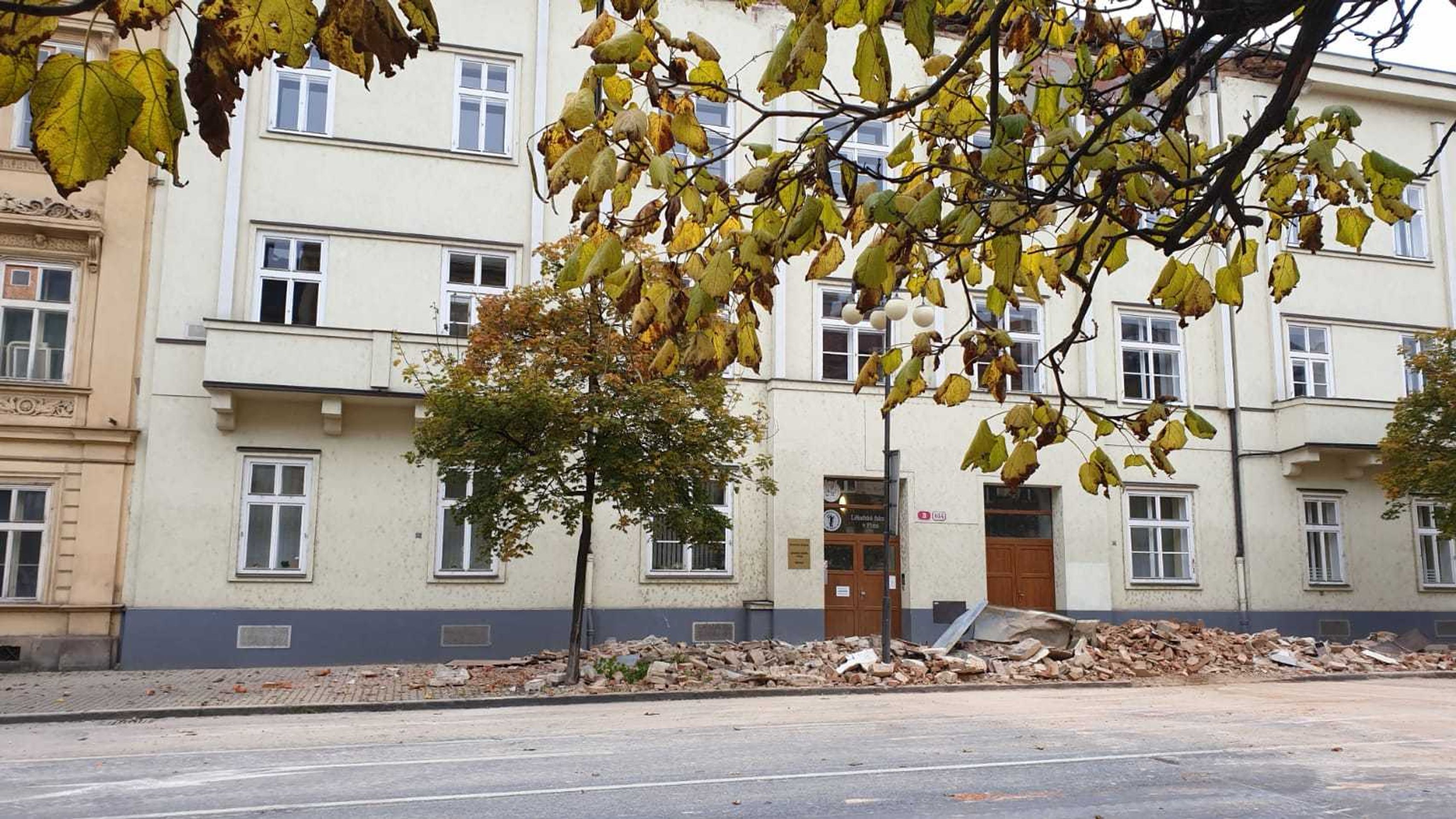 Trosky římsy - 1 - GALERIE: Pád římsy (7/12)