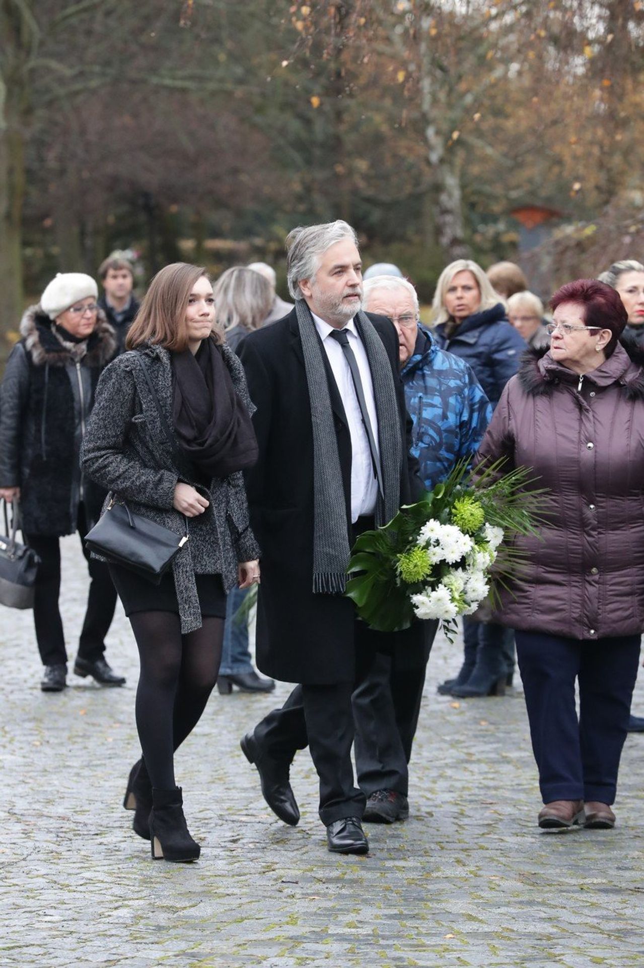 Rozloučení s Jaroslavem Šmídem - Ondřej Kepka s partnerkou - GALERIE: Rozloučení s Jaroslavem Šmídem (4/14)