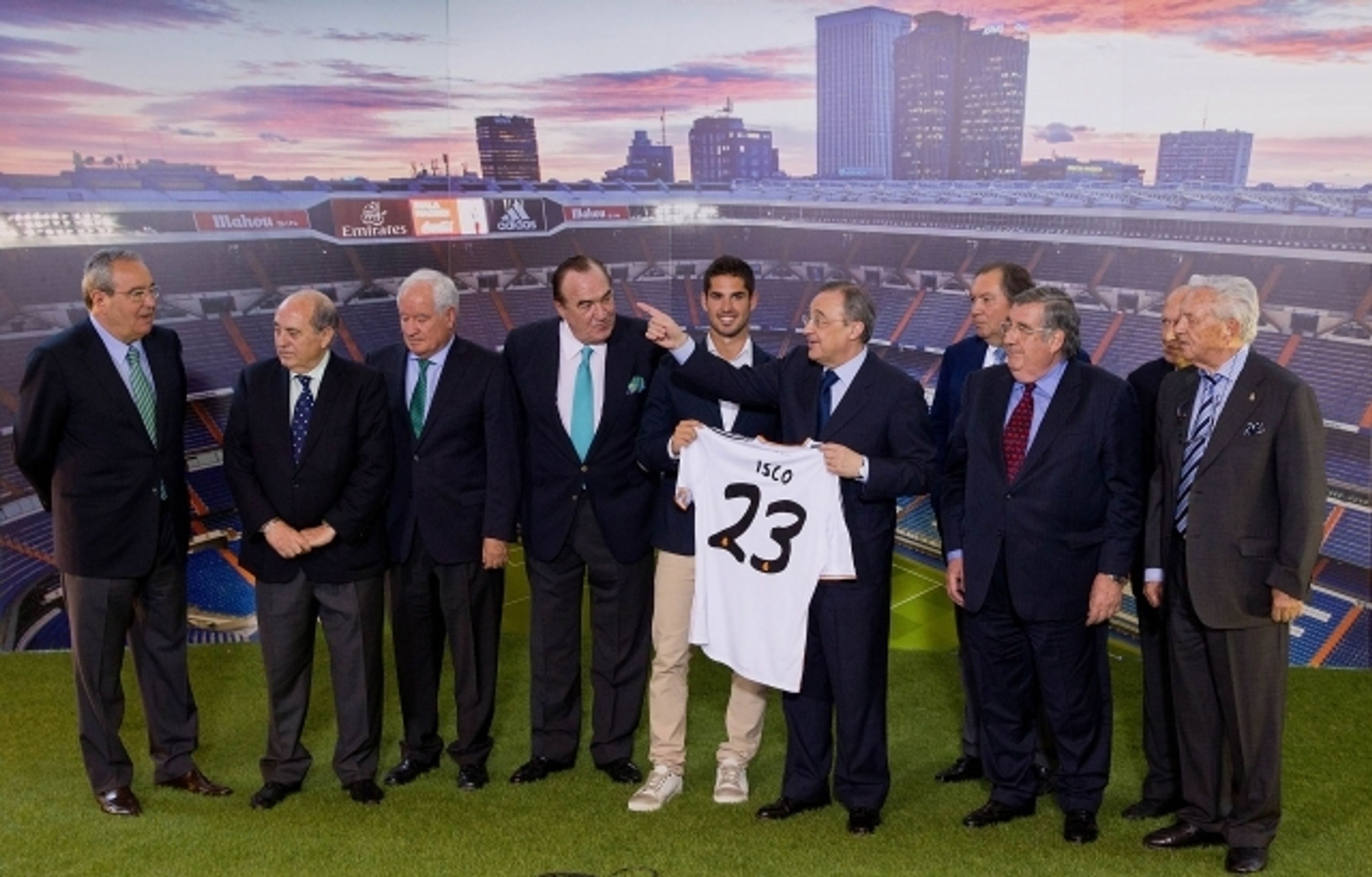 Isco se představil jako nová posila Realu Madrid - 6 - GALERIE: Isco se představil jako nová posila Realu Madrid (7/12)