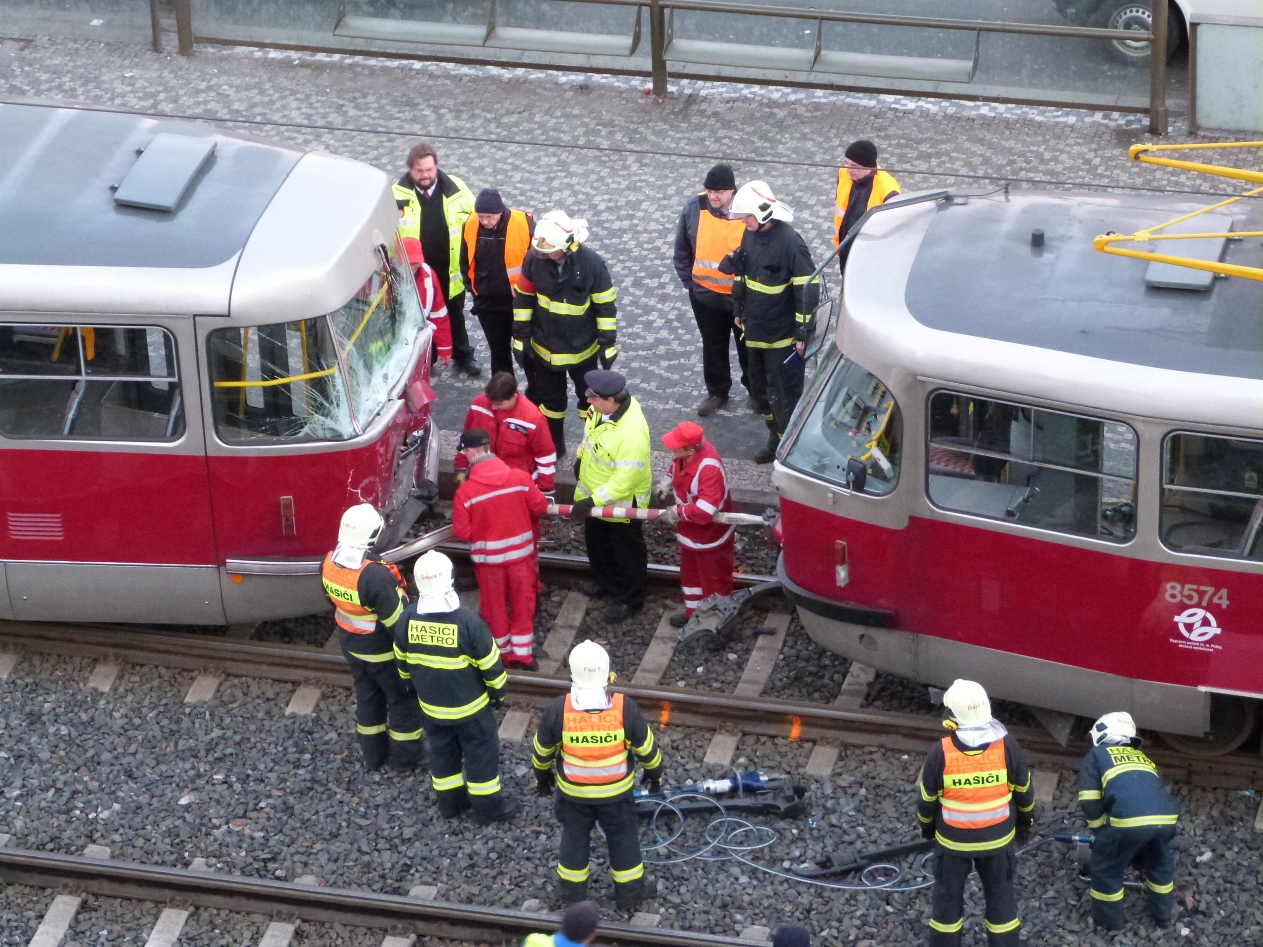 Nehoda tramvají Hradčanská - 3 - Nehoda tramvají na Hradčanské (9/9)