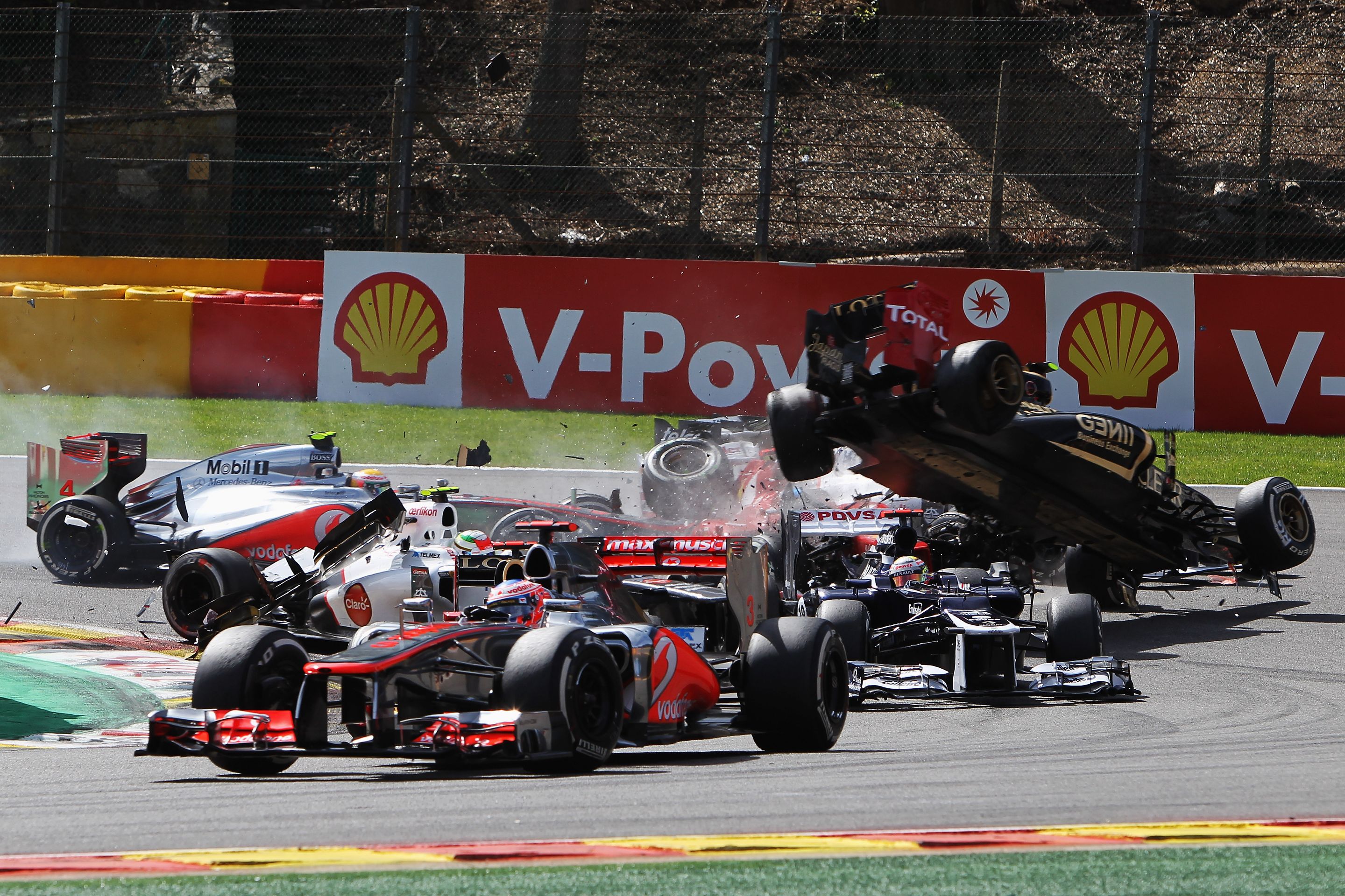 Hromadná nehoda ve Spa - 5 - GALERIE: Hromadná nehoda v F1 ve Spa (14/18)
