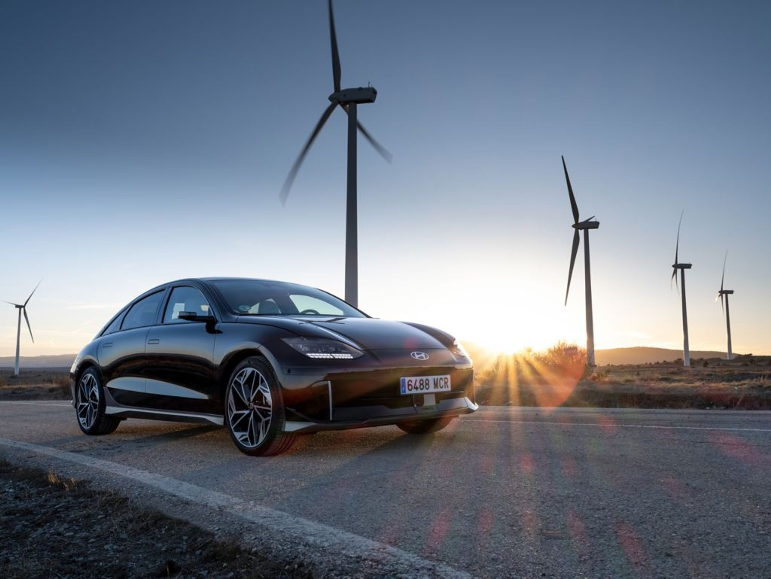 Hyundai Ioniq 6 - Světové auto roku 2023 Hyundai Ioniq 6 (1/9)