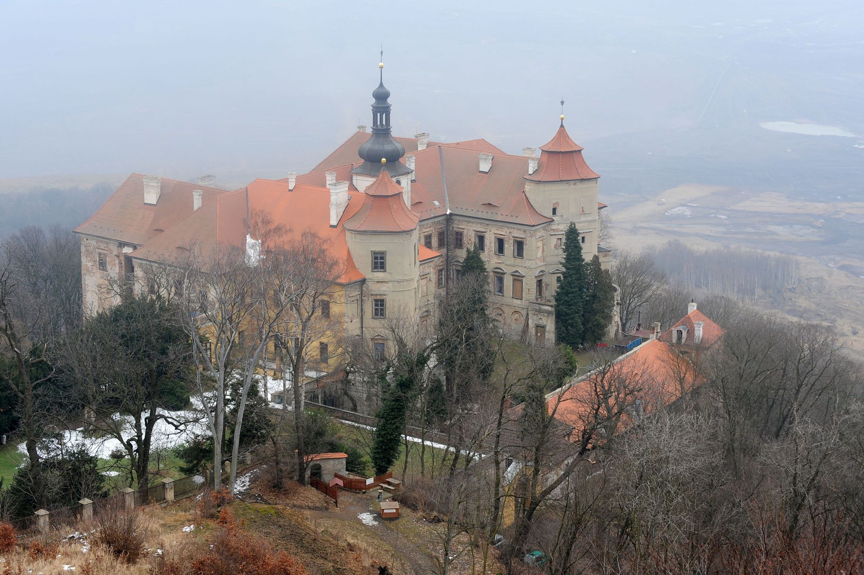 Zámek Jezeří - 3 - GALERIE: Zámek Jezeří (1/24)