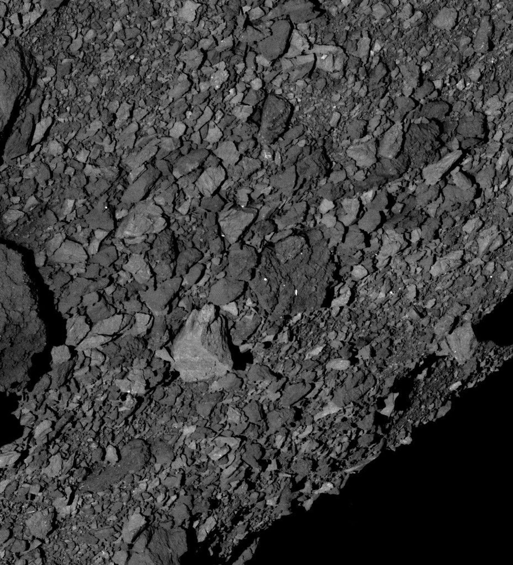 Povrch asteroidu Bennu - Asteroid Bennu (3/4)
