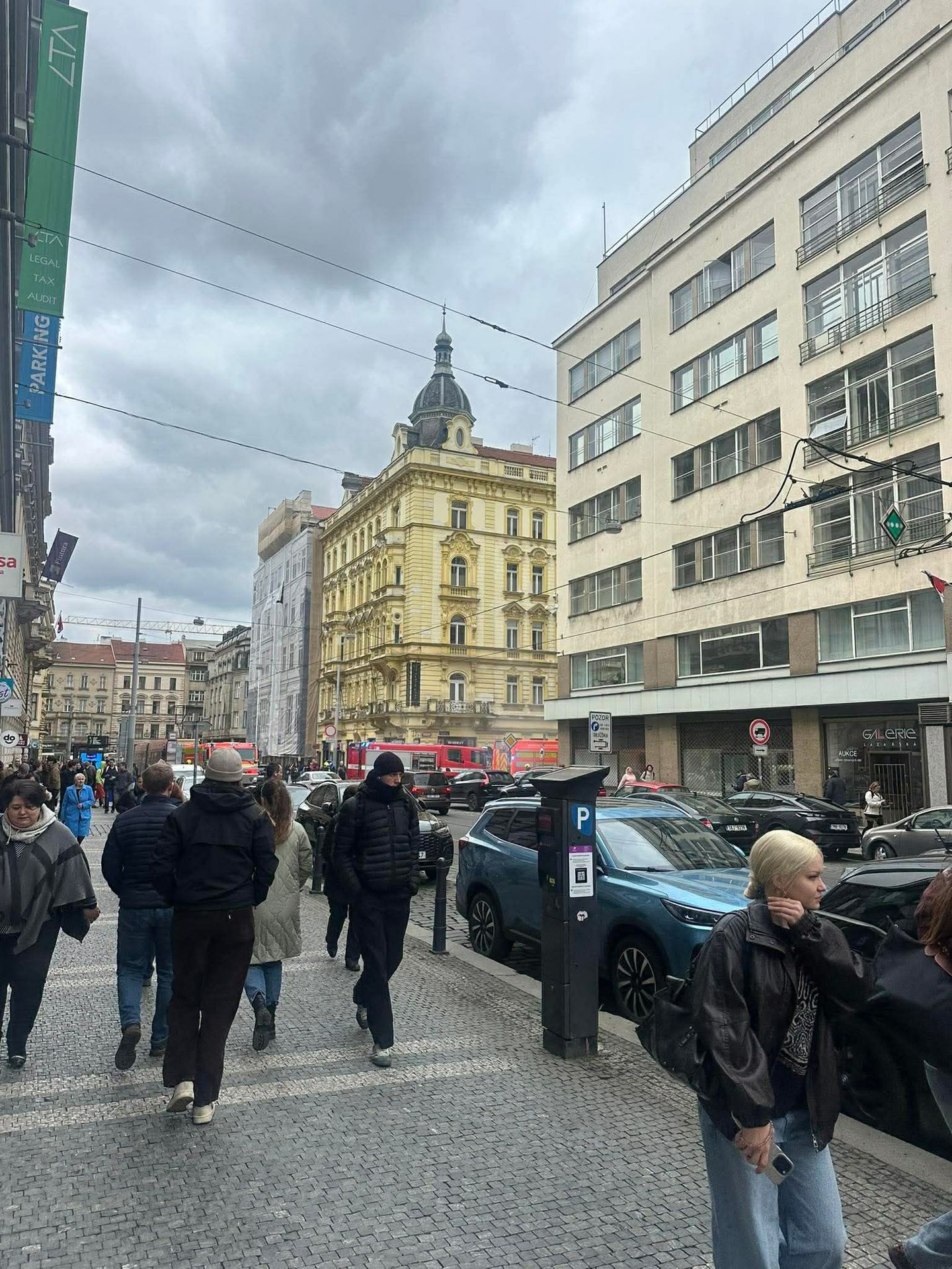 Požár opony v divadle Komedie - Požár opony v divadle Komedie (3/6)