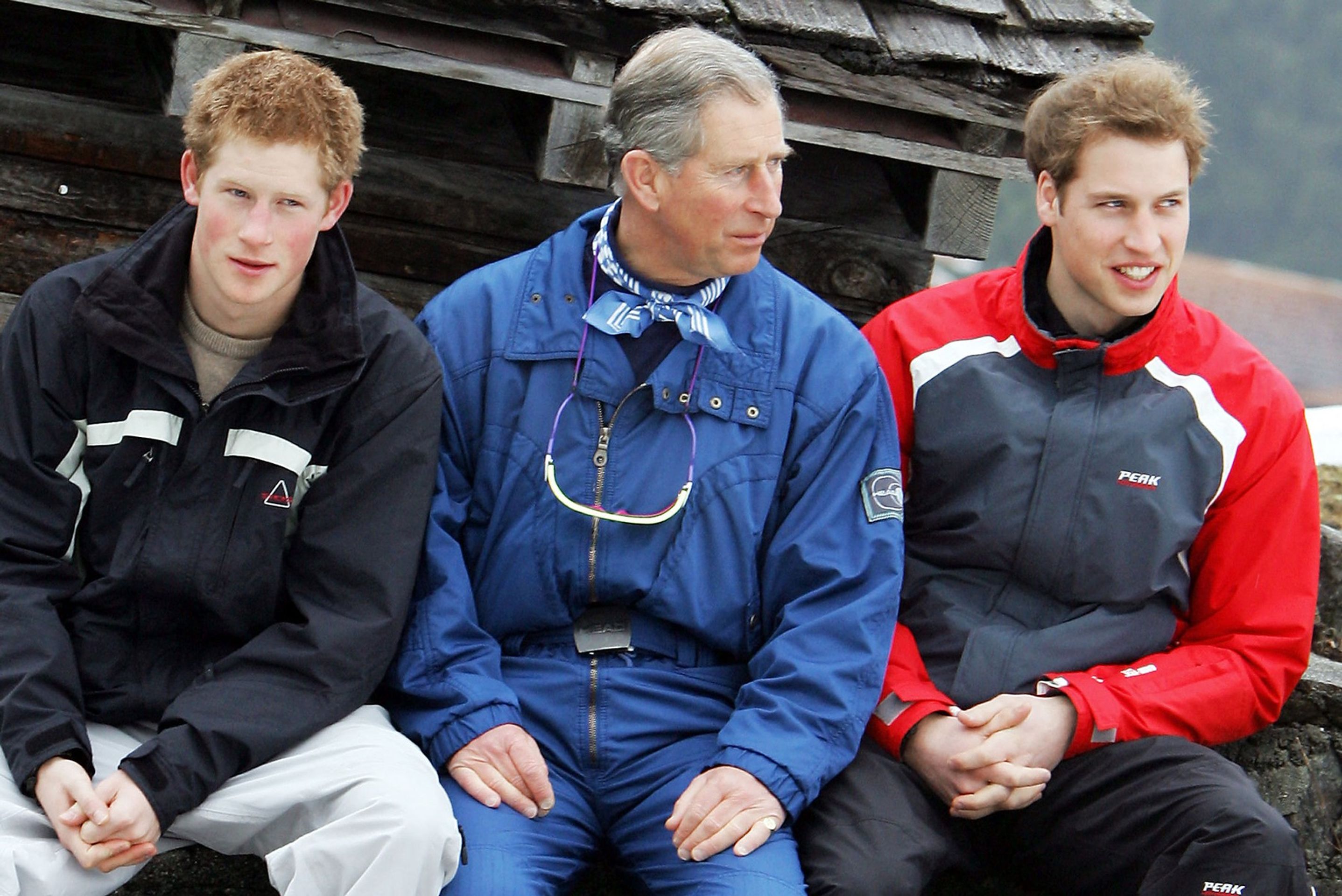 Král Karel III. a princové William a Harry, 31. 3. 2005 - Královská rodina - sport (19/20)