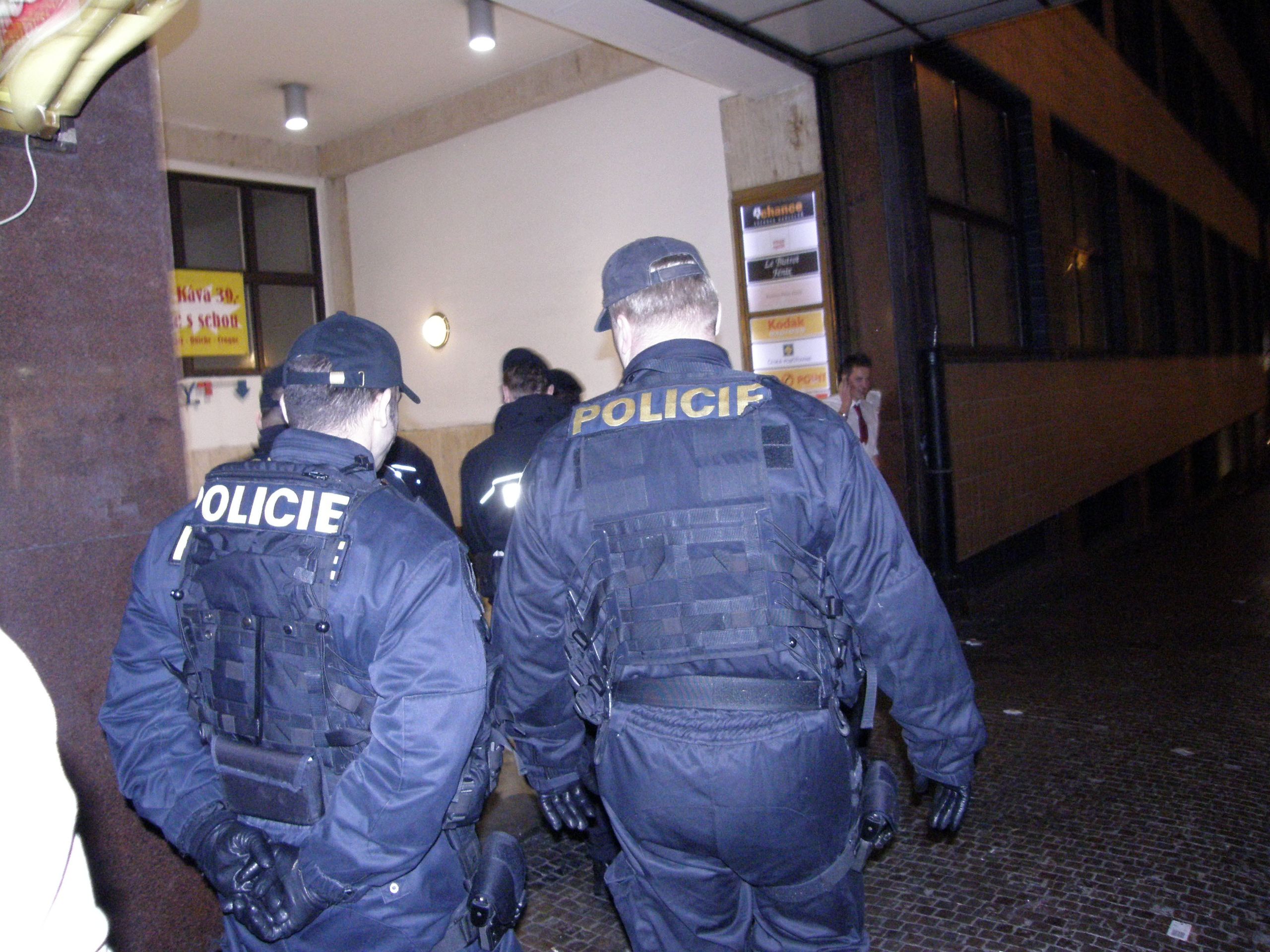 Policjení zátah na mladistvé opilce - 8 - GALERIE: Zátah na mladistvé opilce (8/9)