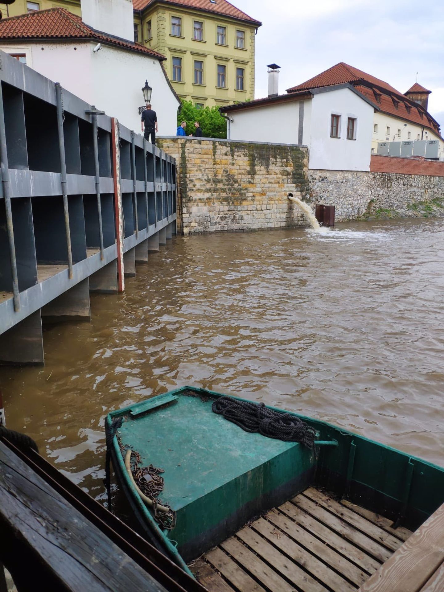 Kontrola stavu uzavřených protipovodňových vrat - 4 - GALERIE: Protipovodňová opatření (3/6)