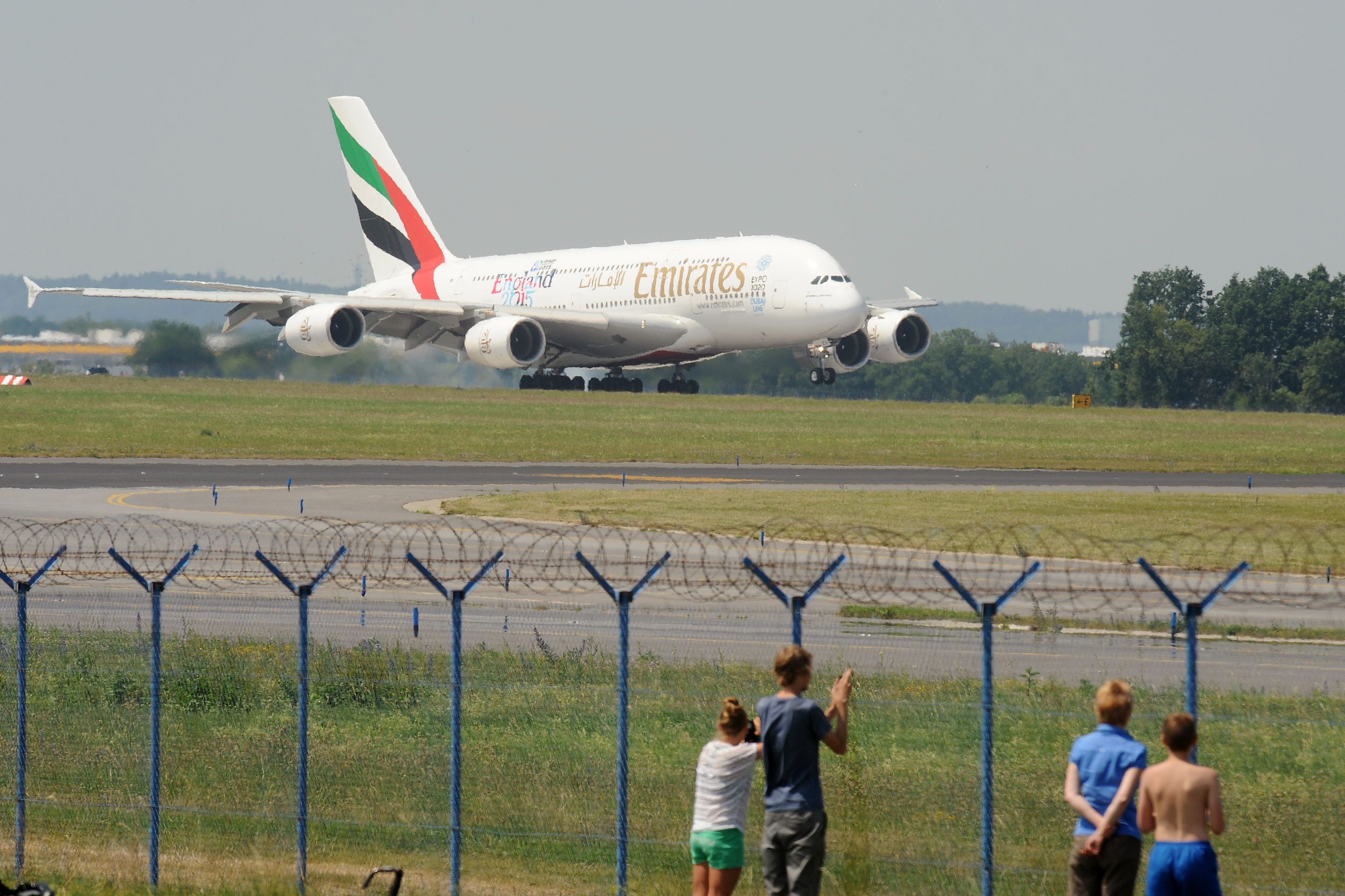 Přílet Airbusu A380 do Prahy - 1 - GALERIE: Přílet Airbusu A380 do Prahy (1/7)