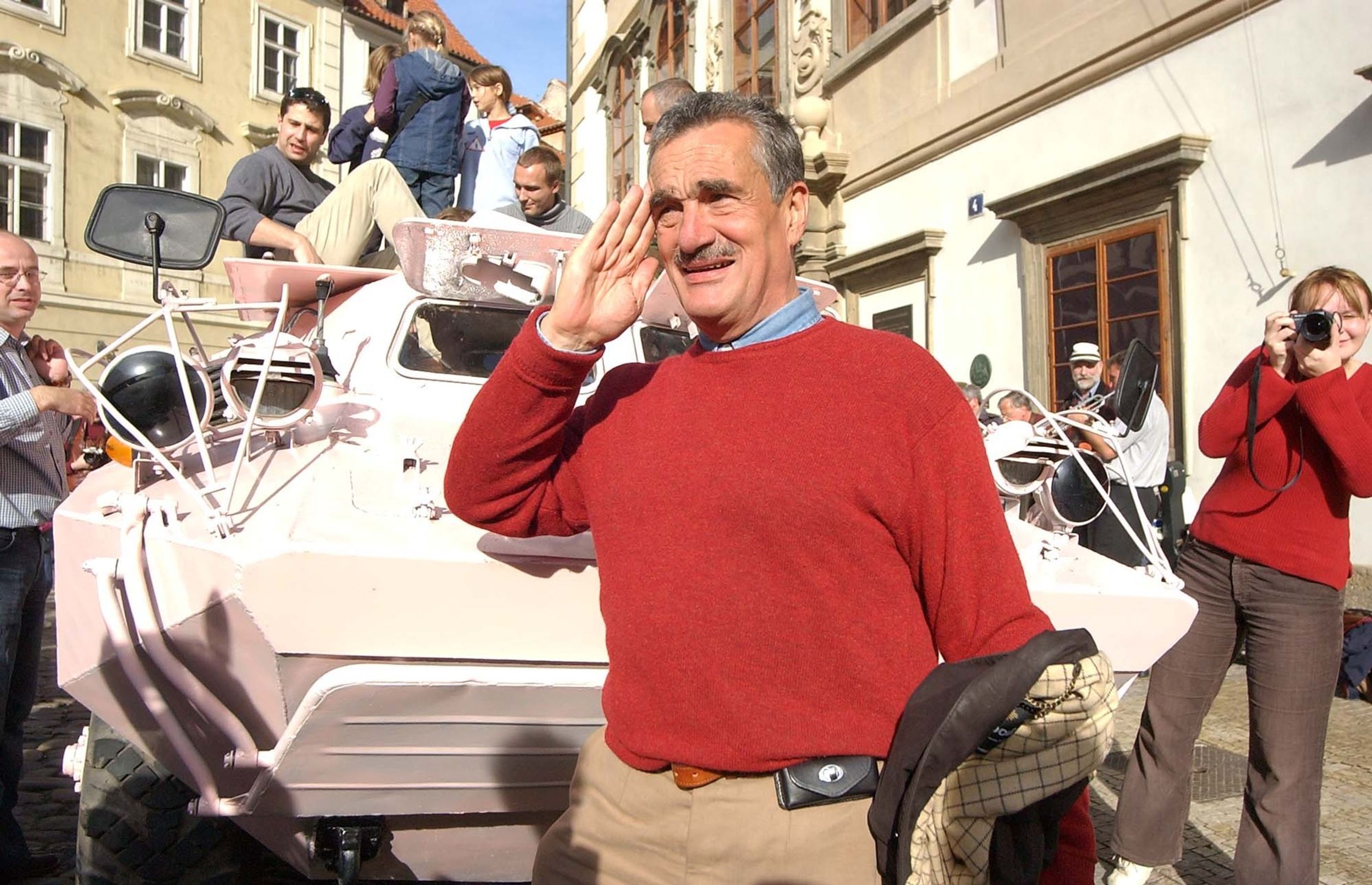 Karel Schwarzenberg, 24. 10. 2004 volby do senátu - Karel Schwarzenberg (14/15)
