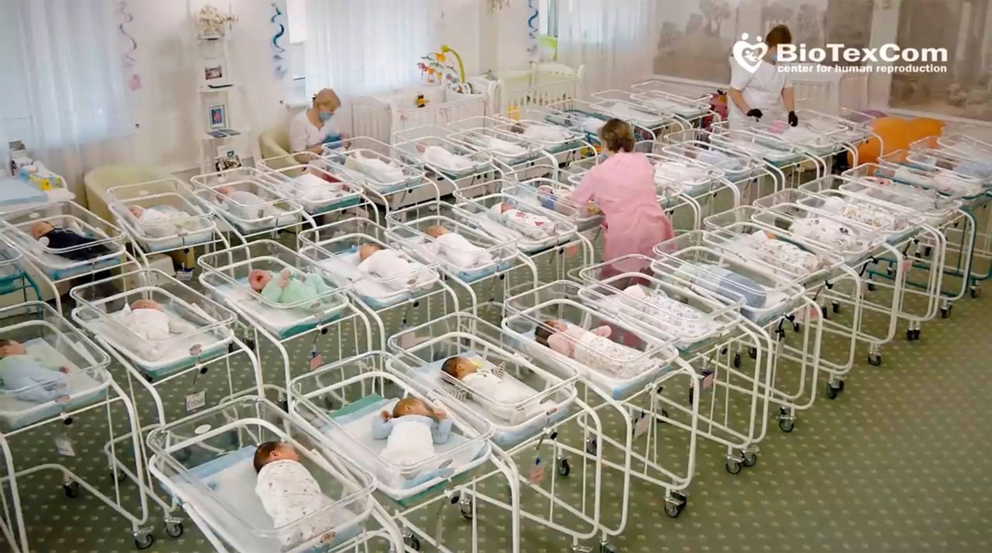 Děti na Ukrajině, které odnosily nahradni matky, čekají kvůli zavřeným hranicím na své rodiče - 4 - GALERIE: Děti na Ukrajině, které odnosily nahradni matky, čekají kvůli zavřeným hranicím na své rodiče (4/4)