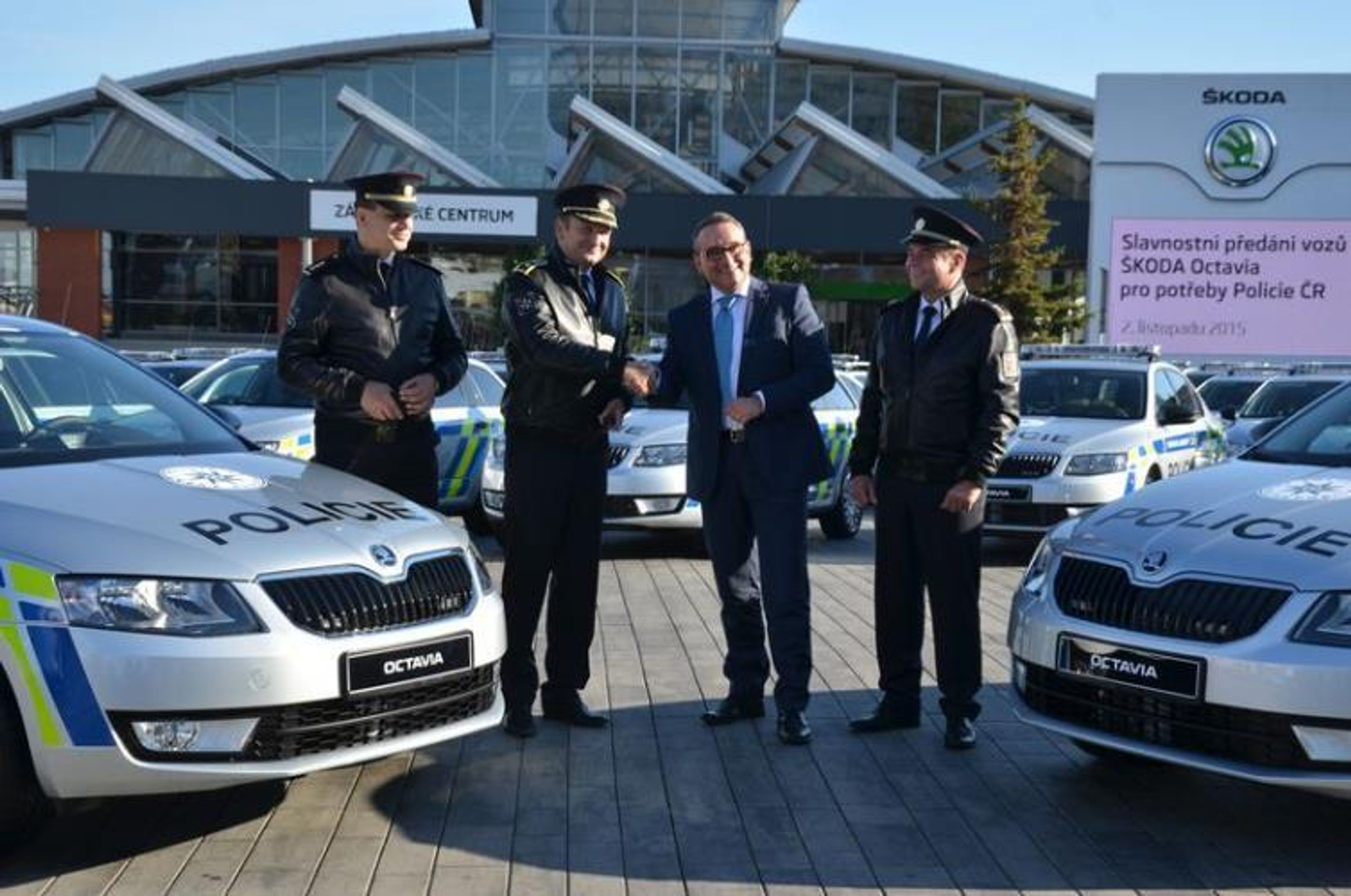 Policie převzala nové Škody Octavia - 2 - GALERIE: Policie převzala nové Škody Octavia (2/5)