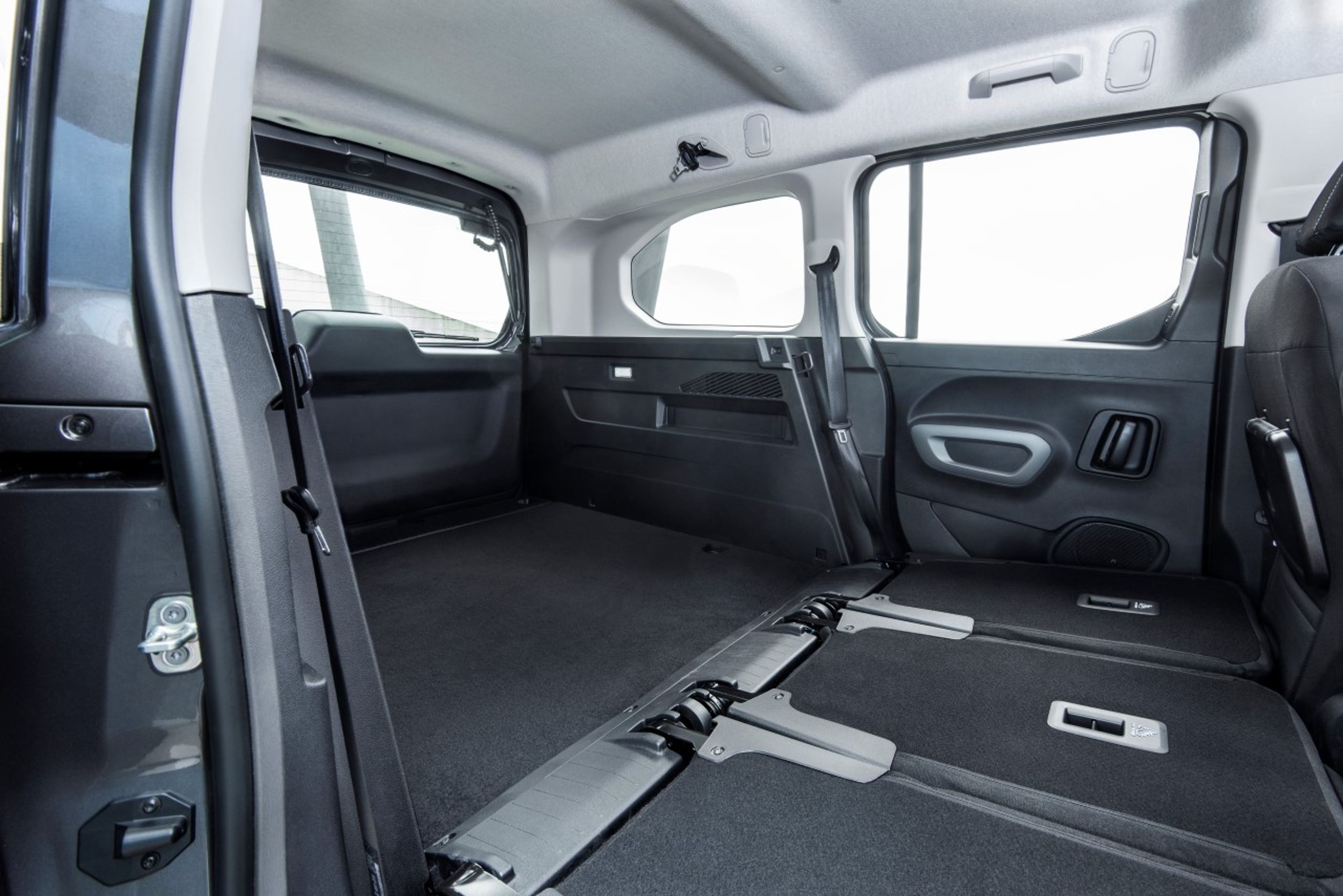 Toyota Proace City - 42 - Fotogalerie: Toyota Proace City jako dodávka i auto pro rodinu (20/28)