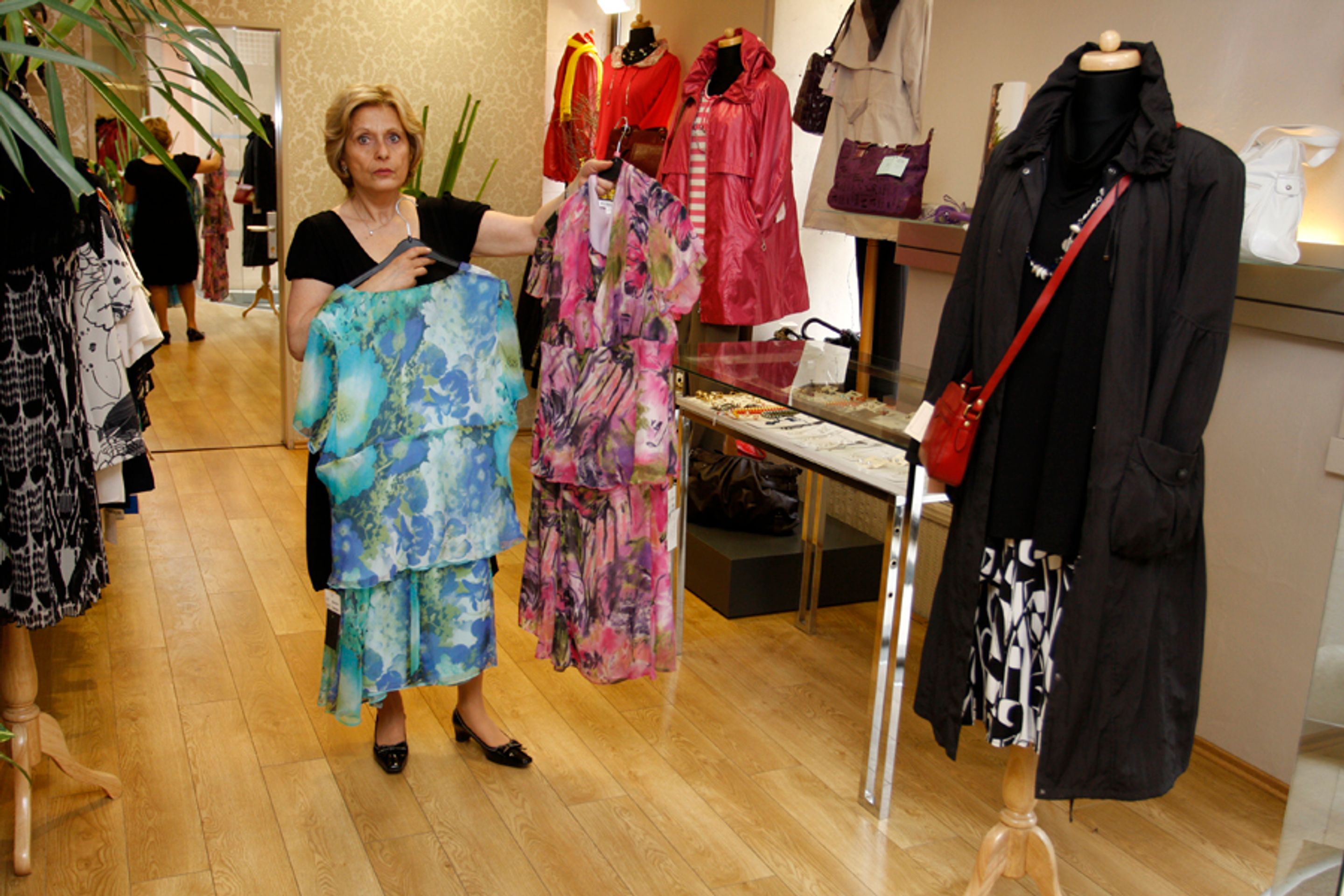 Prodejna Lady XL-10 - GALERIE: Oblečení XXL (8/10)