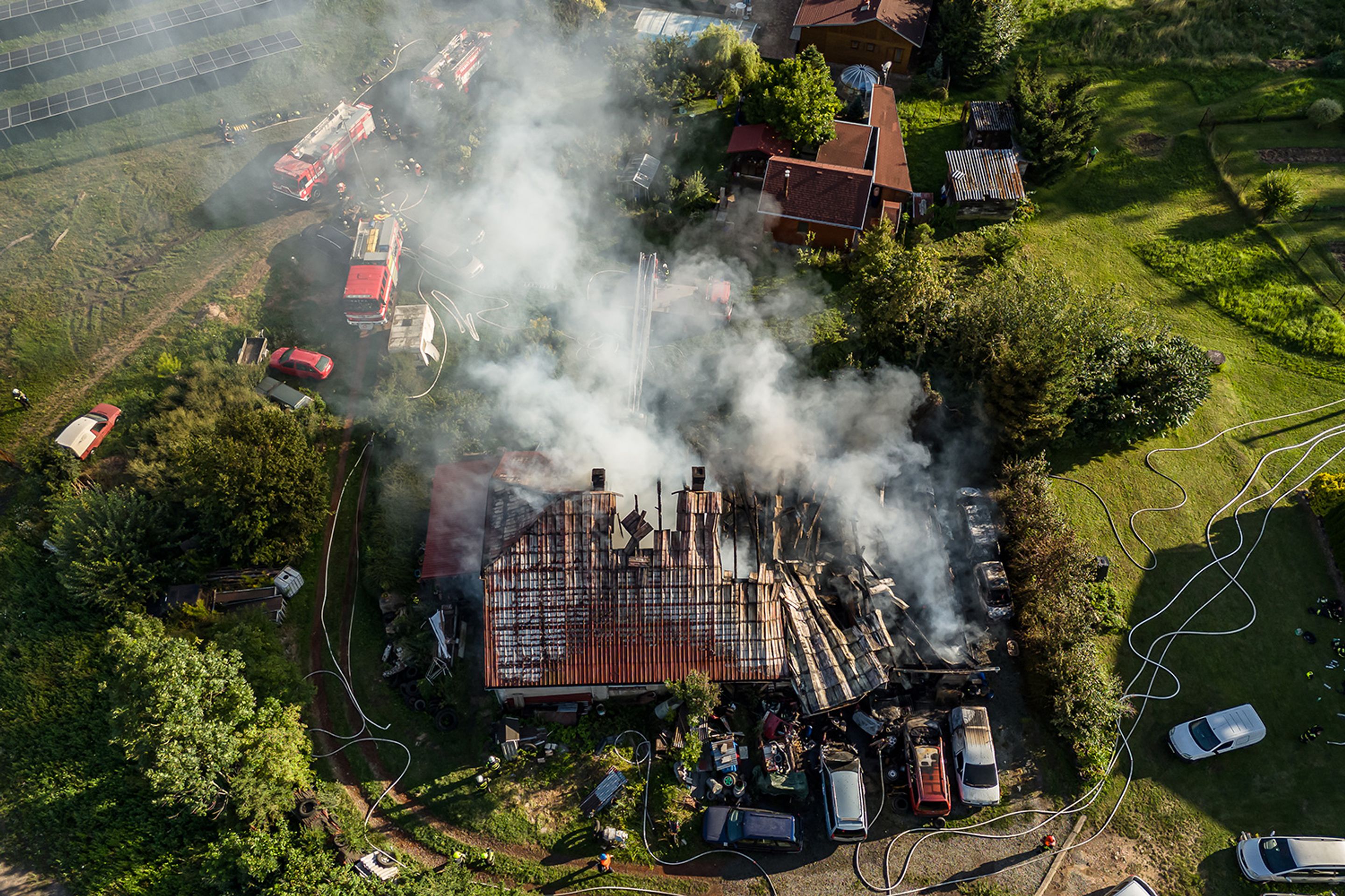 Požár domu ve Velkém Třebešově na Náchodsku (16) - Požár domu ve Velkém Třebešově na Náchodsku (12/17)