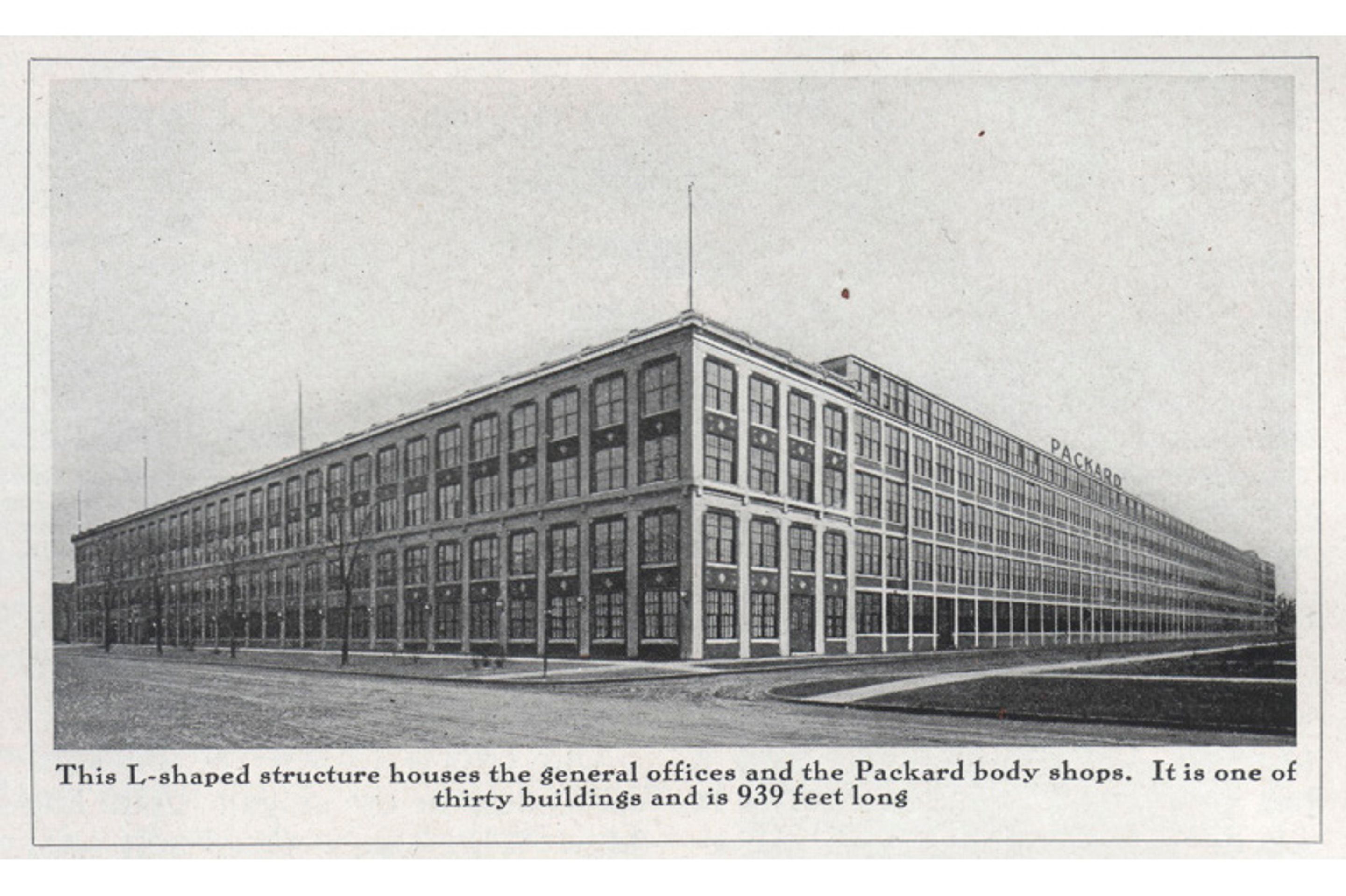 Packard Automotive Plant v Detroitu - Slavná obří továrna Packardu v Detroitu v dobách největší slávy a dnes (17/22)