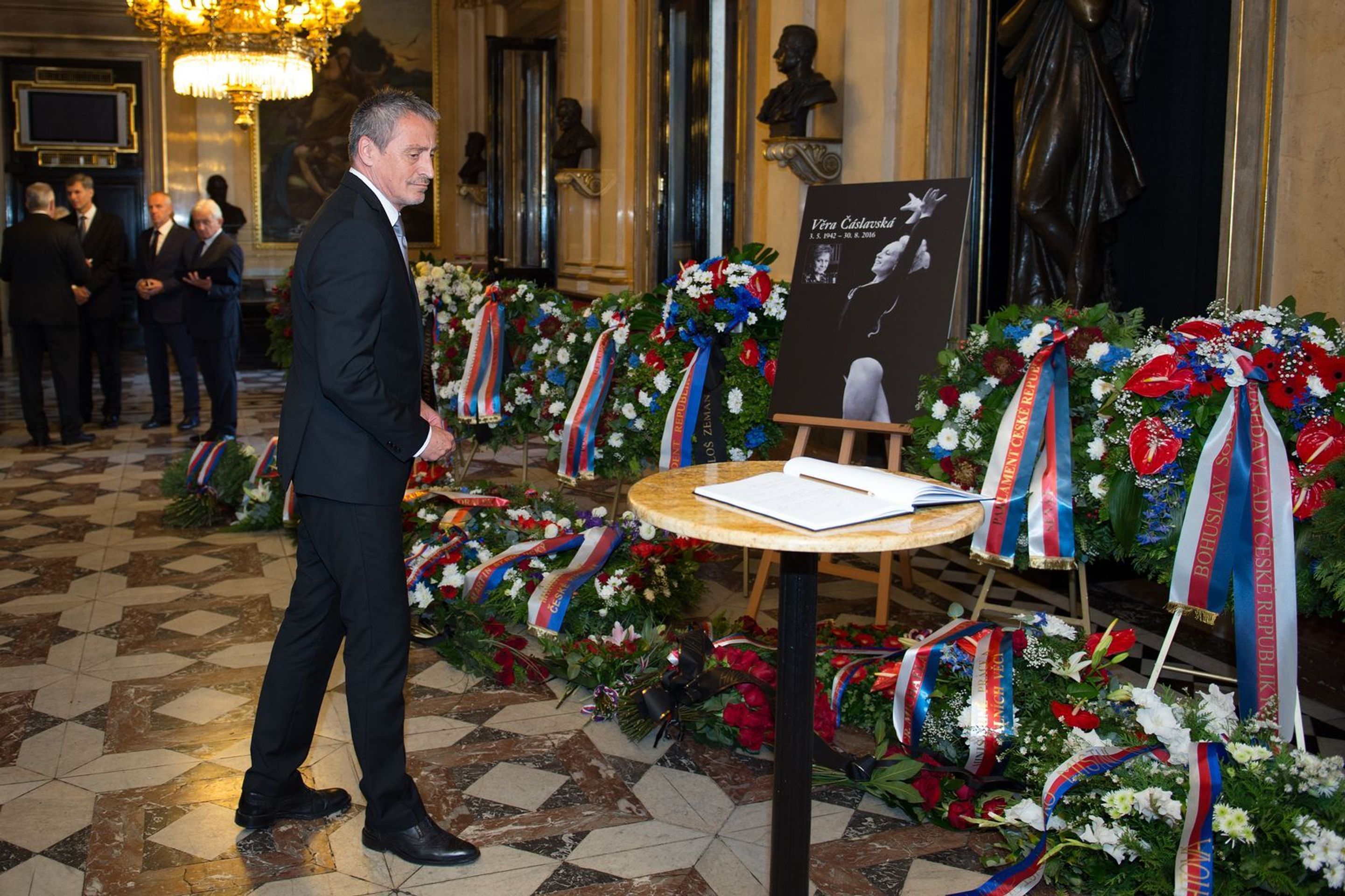 Poslední rozloučení s Věrou Čáslavskou - 3 - GALERIE: Poslední rozloučení s Věrou Čáslavskou (3/35)