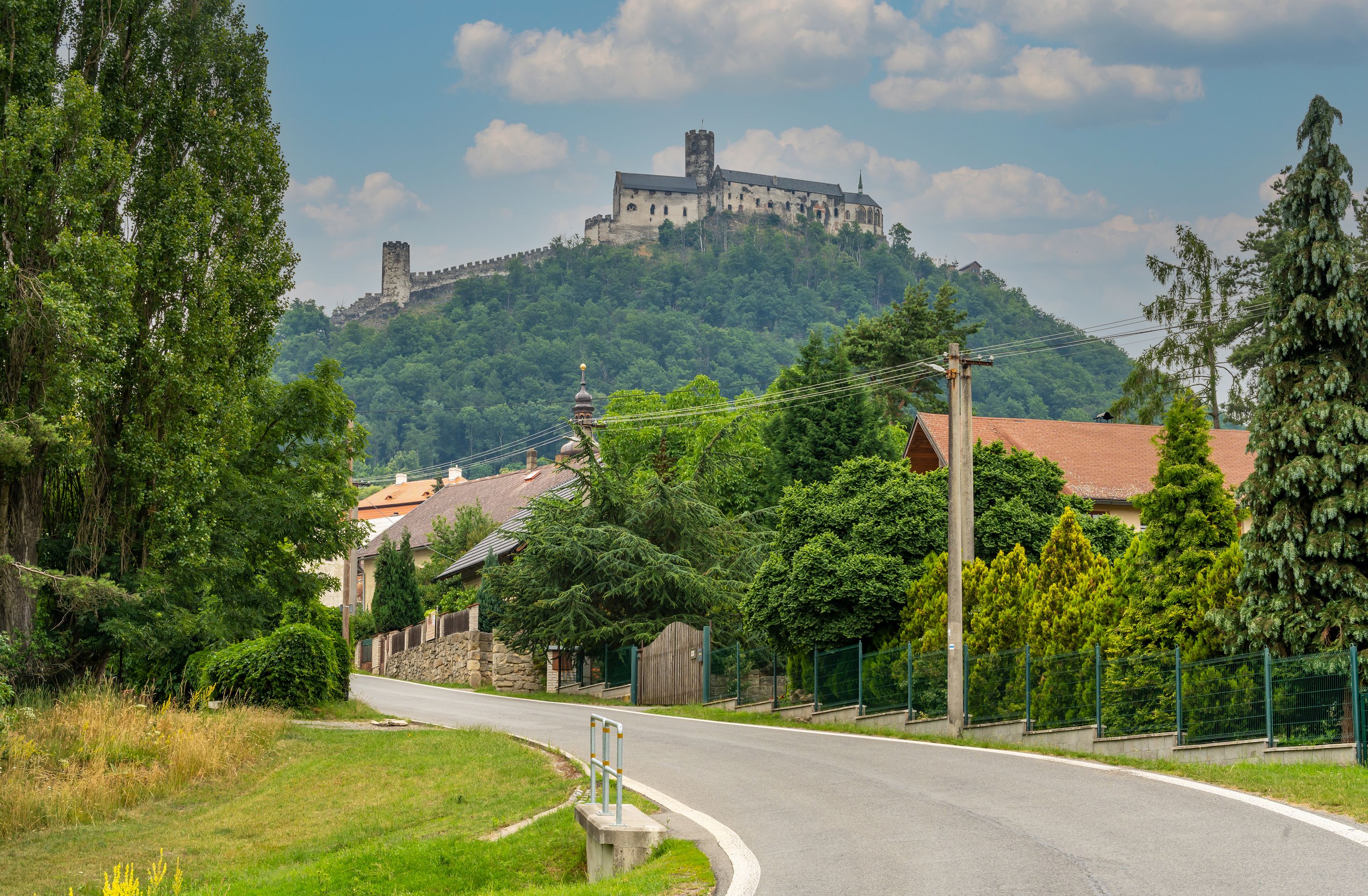 Hrad Bezděz - Hrady a zámky se připravují na květnové svátky (6/8)