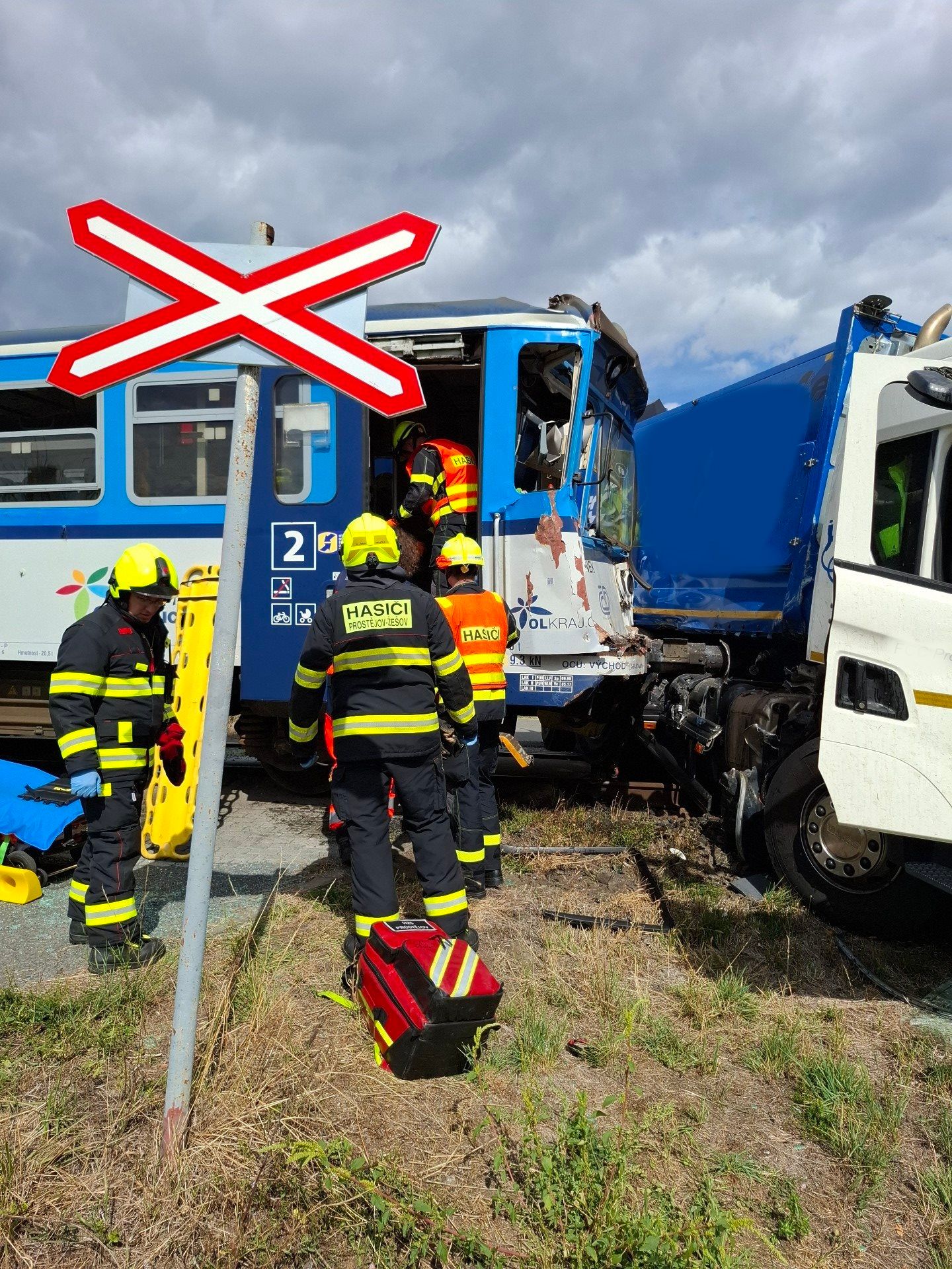 Srážka vlaku s nákladním vozidlem v Prostějově - Srážka vlaku s nákladním vozidlem v Prostějově (3/5)