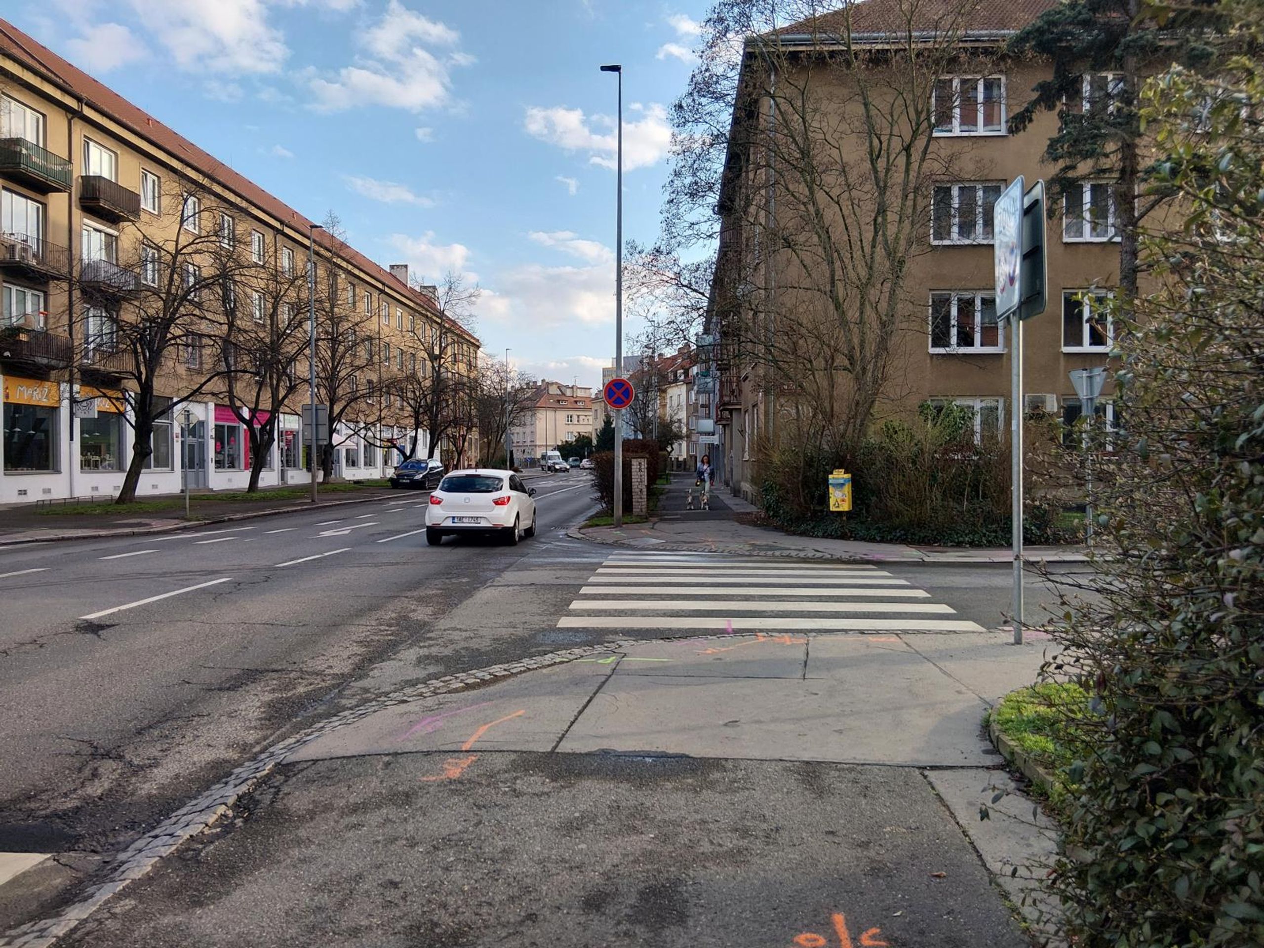 Řidič srazil 11letou dívku a ujel - Řidič srazil 11letou dívku a ujel (1/3)