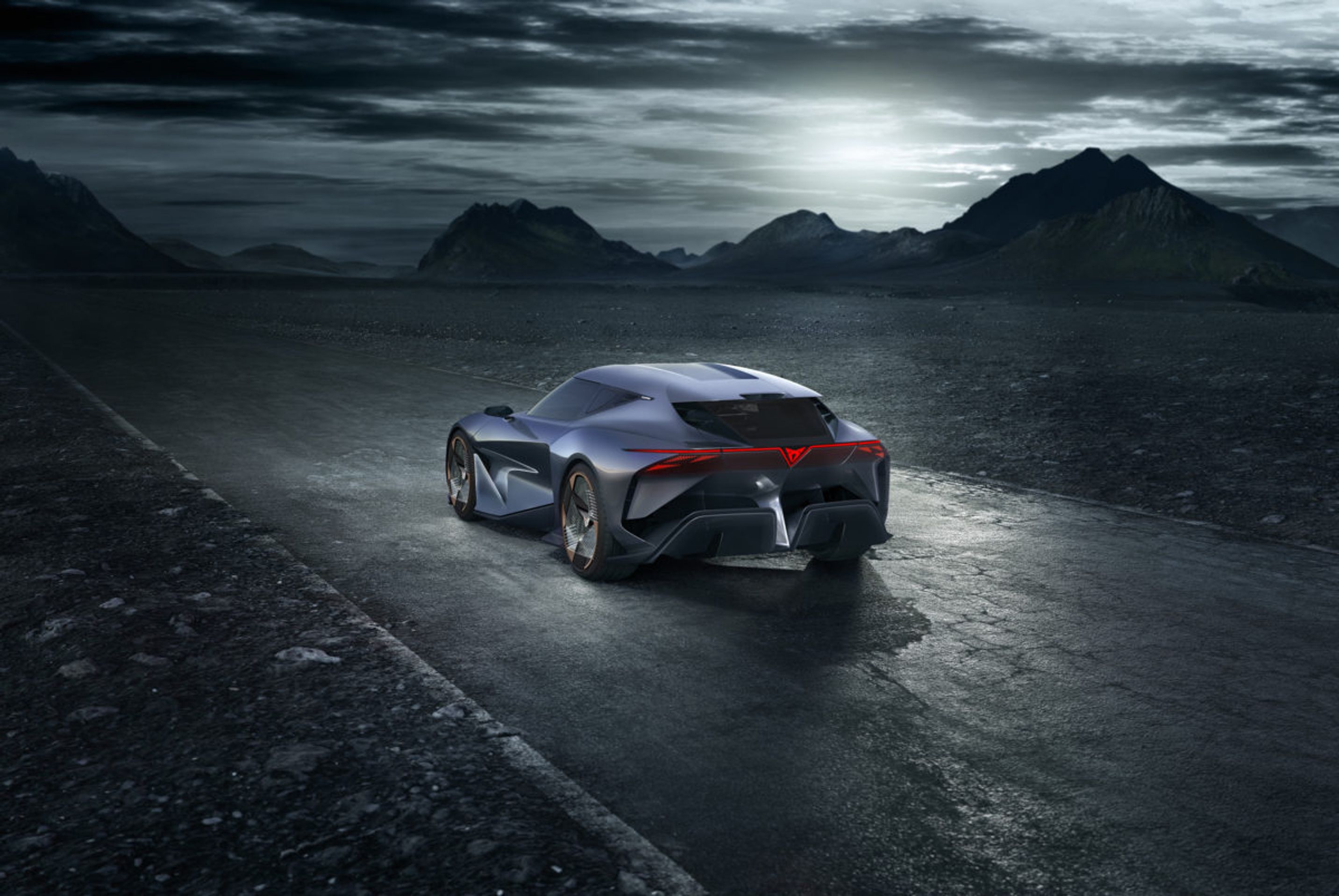Koncept Cupra DarkRebel - DarkRebel a elektrické GTI: Nové koncepční vozy koncernu Volkswagen (10/14)