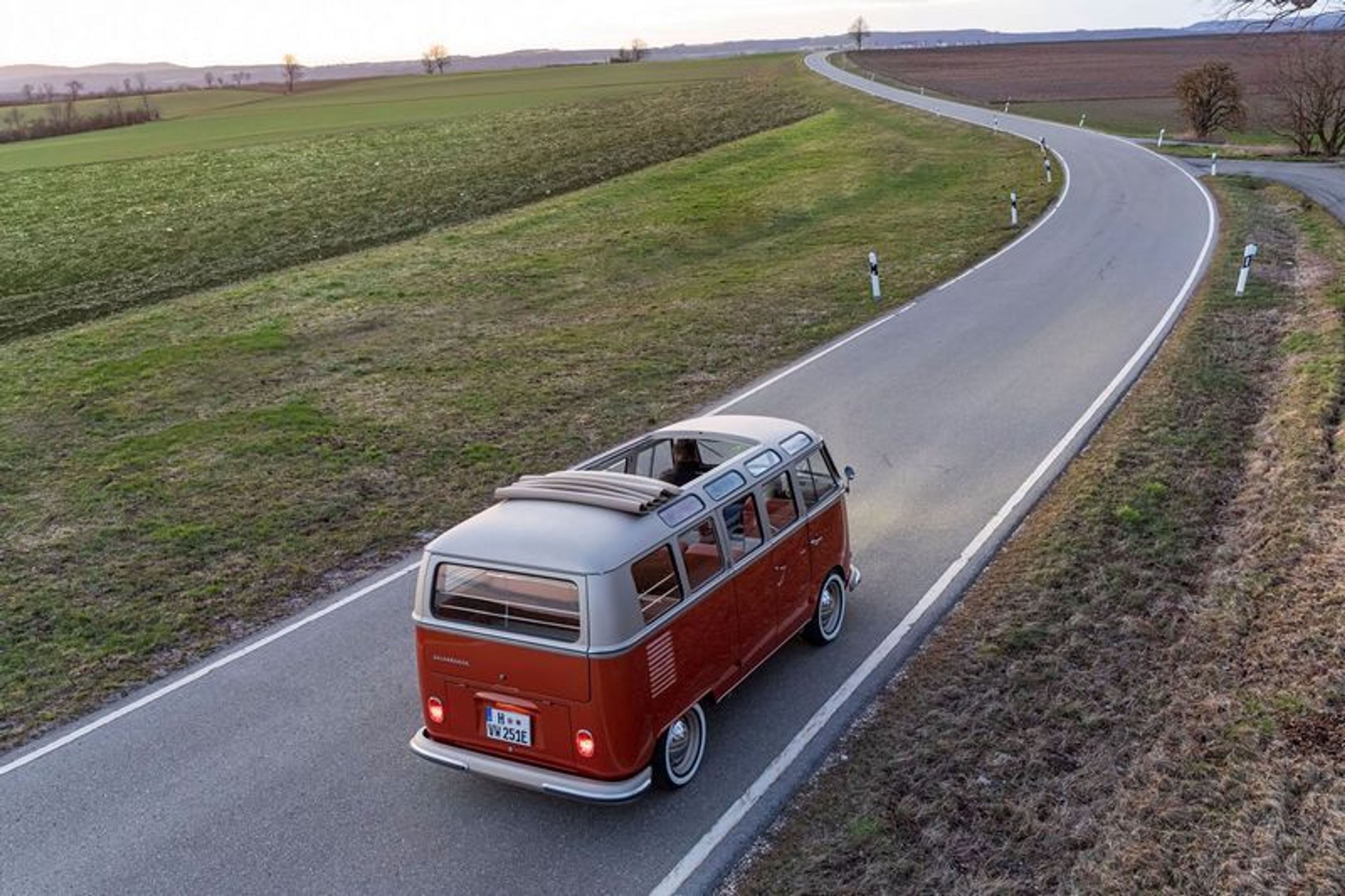 VW e-Bulli - 30 - Fotogalerie: Moderní verze legendárního VW Bulli (14/14)