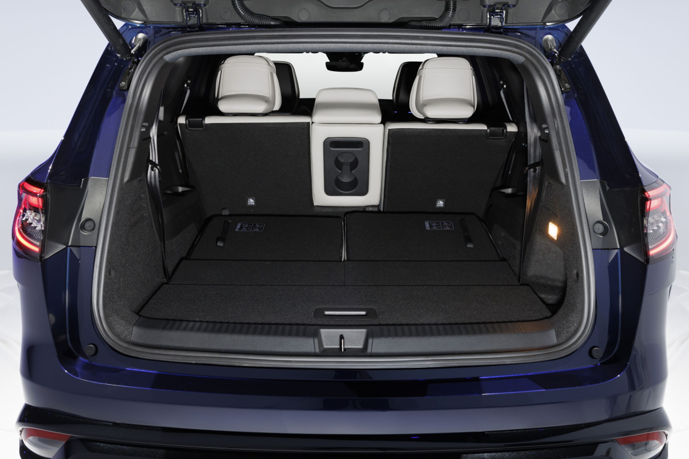Nový Renault Espace - Nový Espace má být cestovatelským salónkem na kolech (13/15)