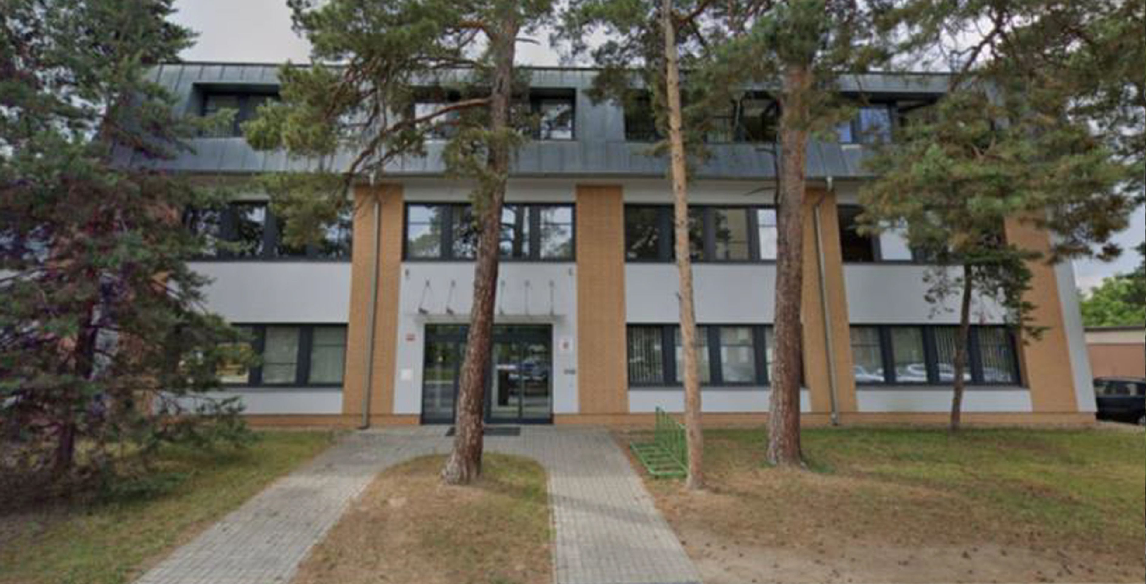 Neratovice Budova Generálního finančního ředitelství - Nemovitosti, kterých se chce stát zbavit (12/12)