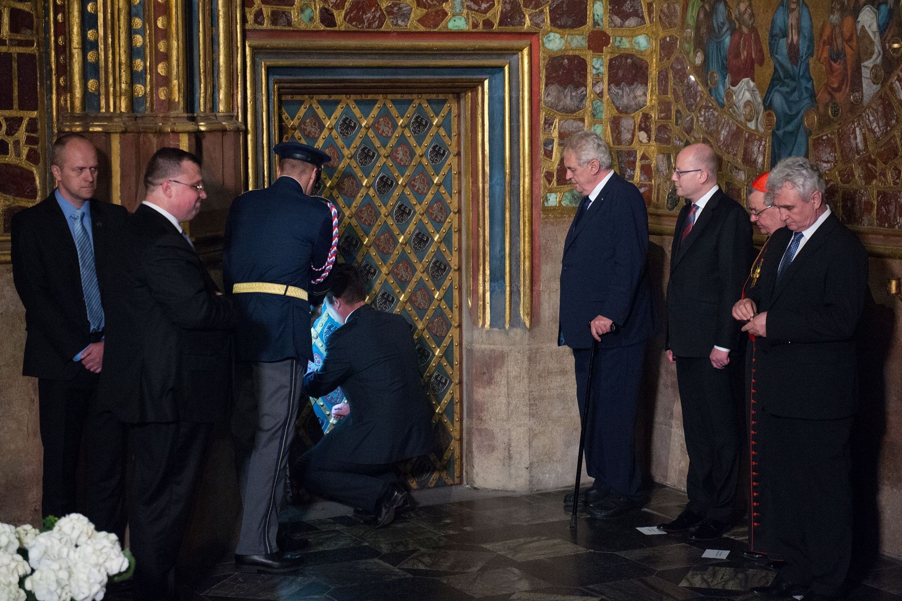 Miloš Zeman u korunovačních klenotů - 1 - GALERIE: Miloš Zeman u korunovačních klenotů (8/17)