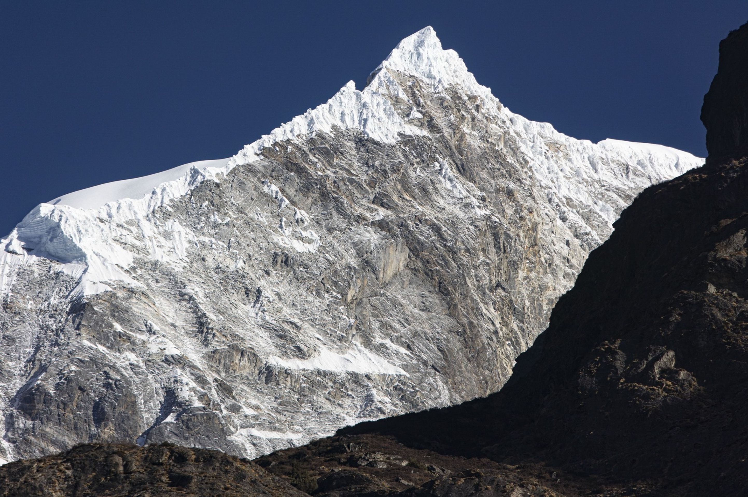 Hora Langtang Lirung - Záchrana slovenského horolezce Ondreje Húserky (1/9)