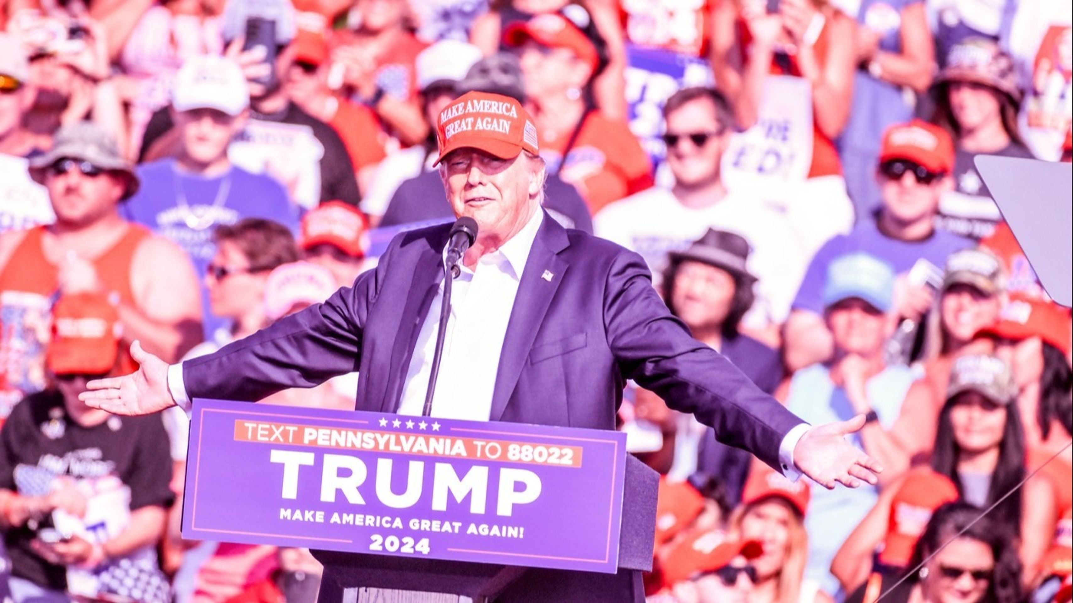 Donald Trump na mítinku v Pensylvánii - Střelba na Trumpově mítinku (6/8)