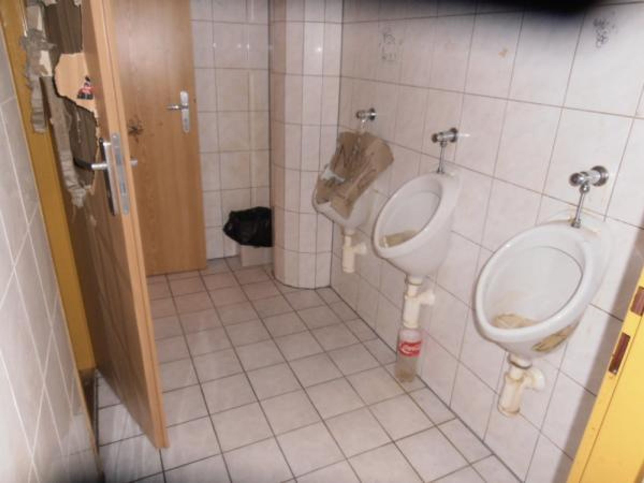 SZPI uzavřela tento bar v Chodově u Sokolova - 1 - FOTOGALERIE: SZPI uzavřela tento bar v Chodově u Sokolova (1/6)