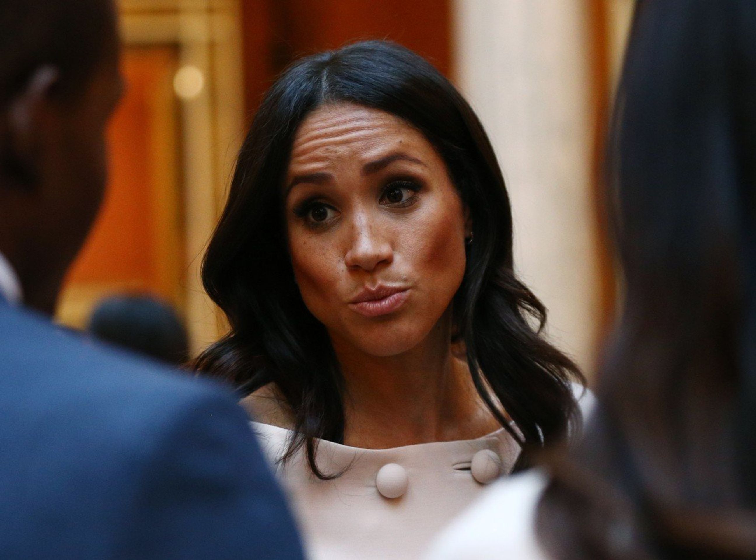 Meghan Markle - 3 - GALERIE: Meghan Markle si oblékla krátké šaty (5/6)