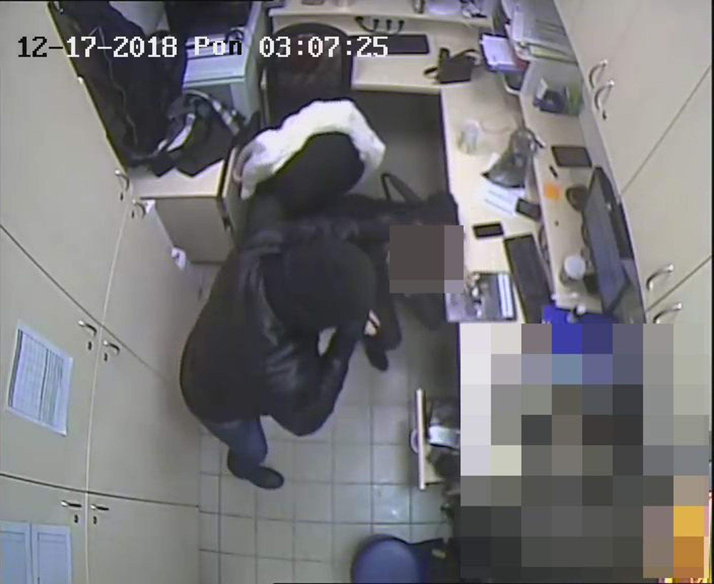 Loupežné přepadení ve fastfoodu - GALERIE: Přepadení pražského fastfoodu (2/7)