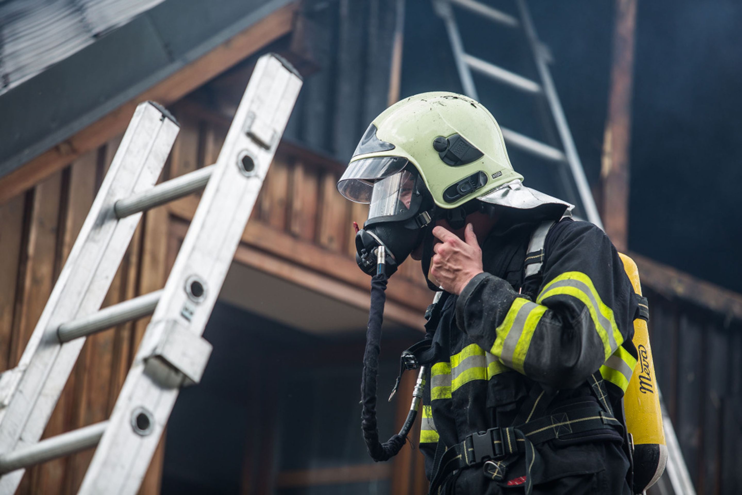 Požár rodinného domu v Kounově na Rychnovsku - 15 - GALERIE: Požár rodinného domu v Kounově na Rychnovsku (5/19)
