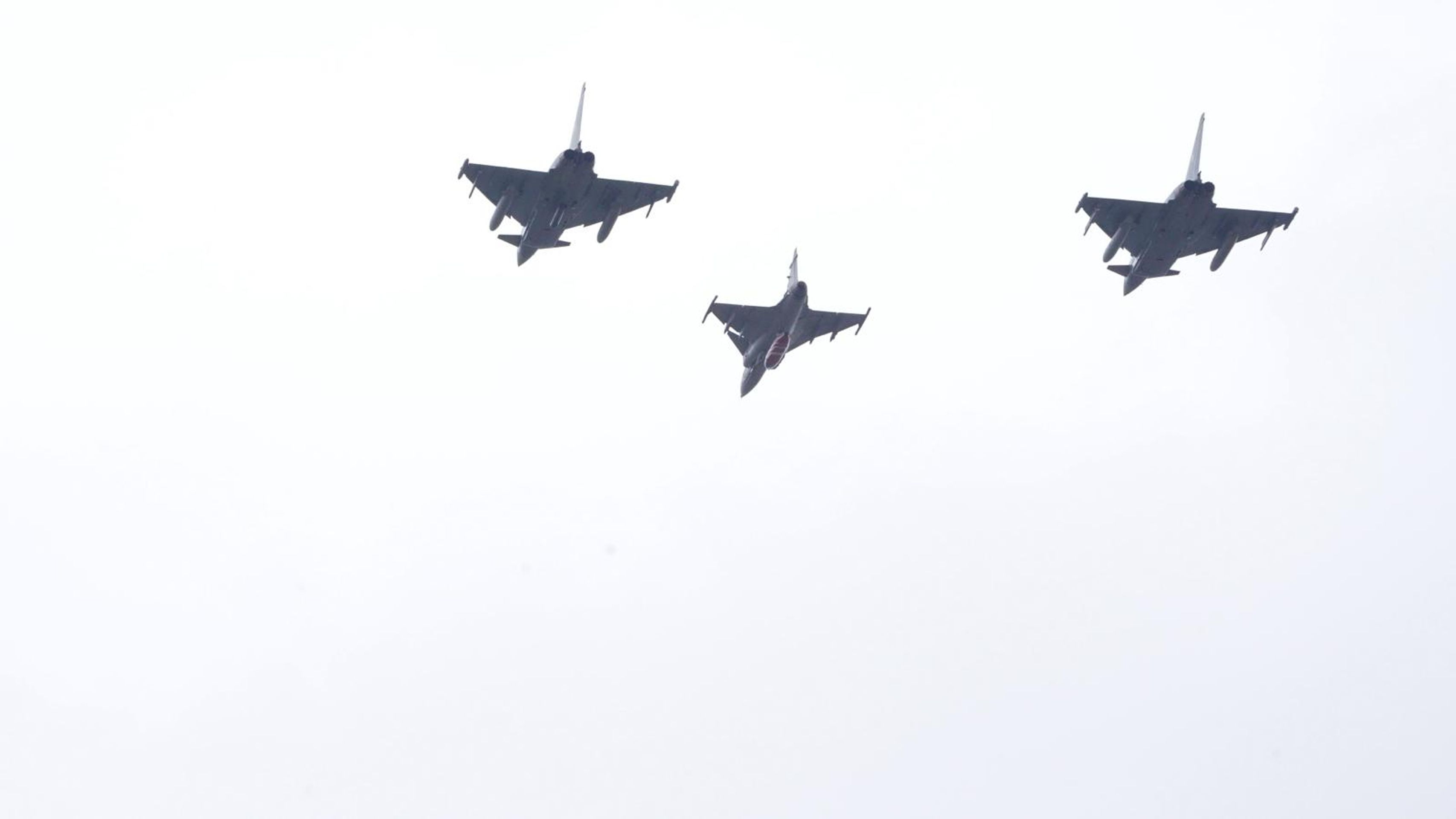 Nad Prahou proletěly gripeny (6) - Nad Prahou proletěly gripeny (6/10)