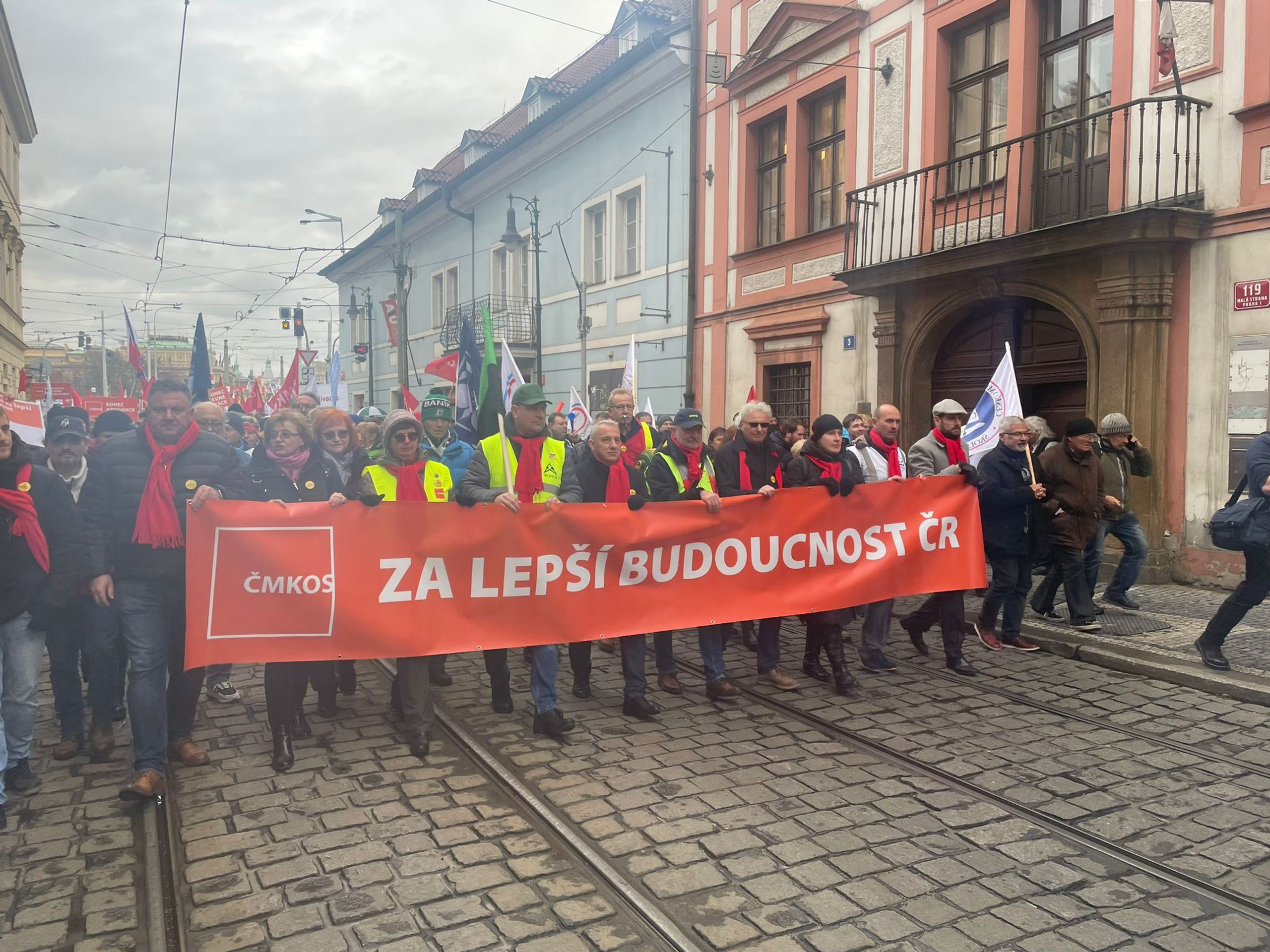 Pochod na malostranské náměstí (2) - Stávka a protivládní protesty (3/23)