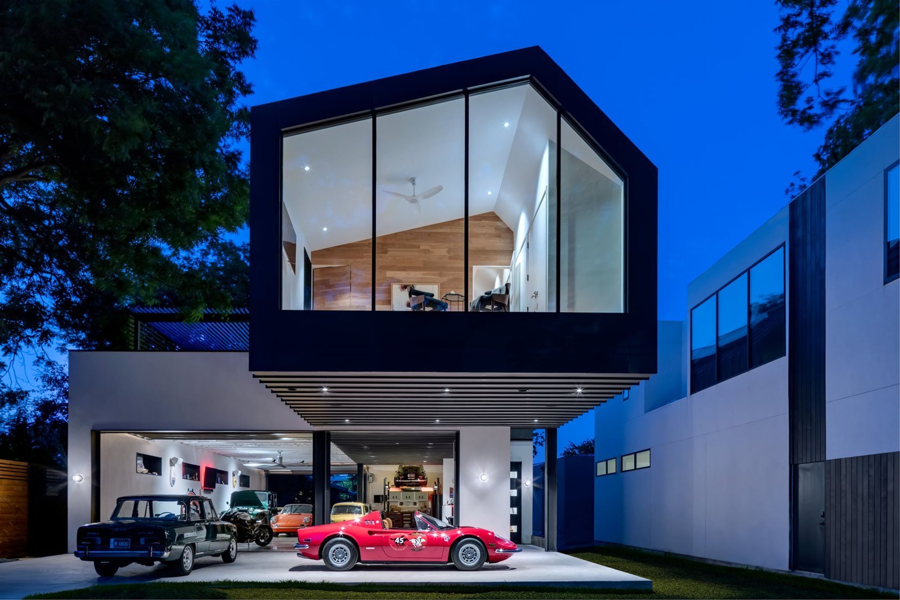 Autohaus - 4 - GALERIE: Autohaus (4/12)