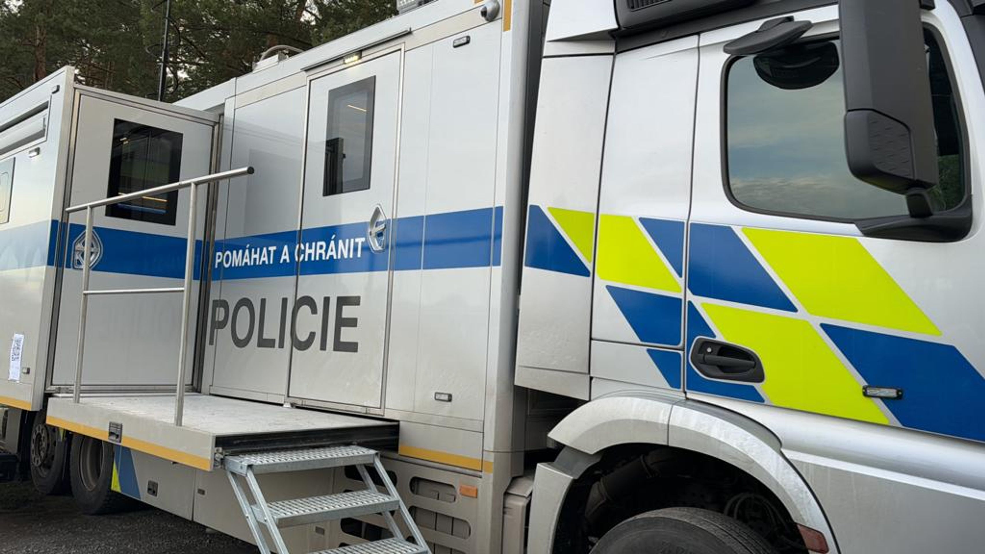 Hromadná policejní akce v Klánovicích (6) - Pátrací akce v Klánovickém lese (15/33)