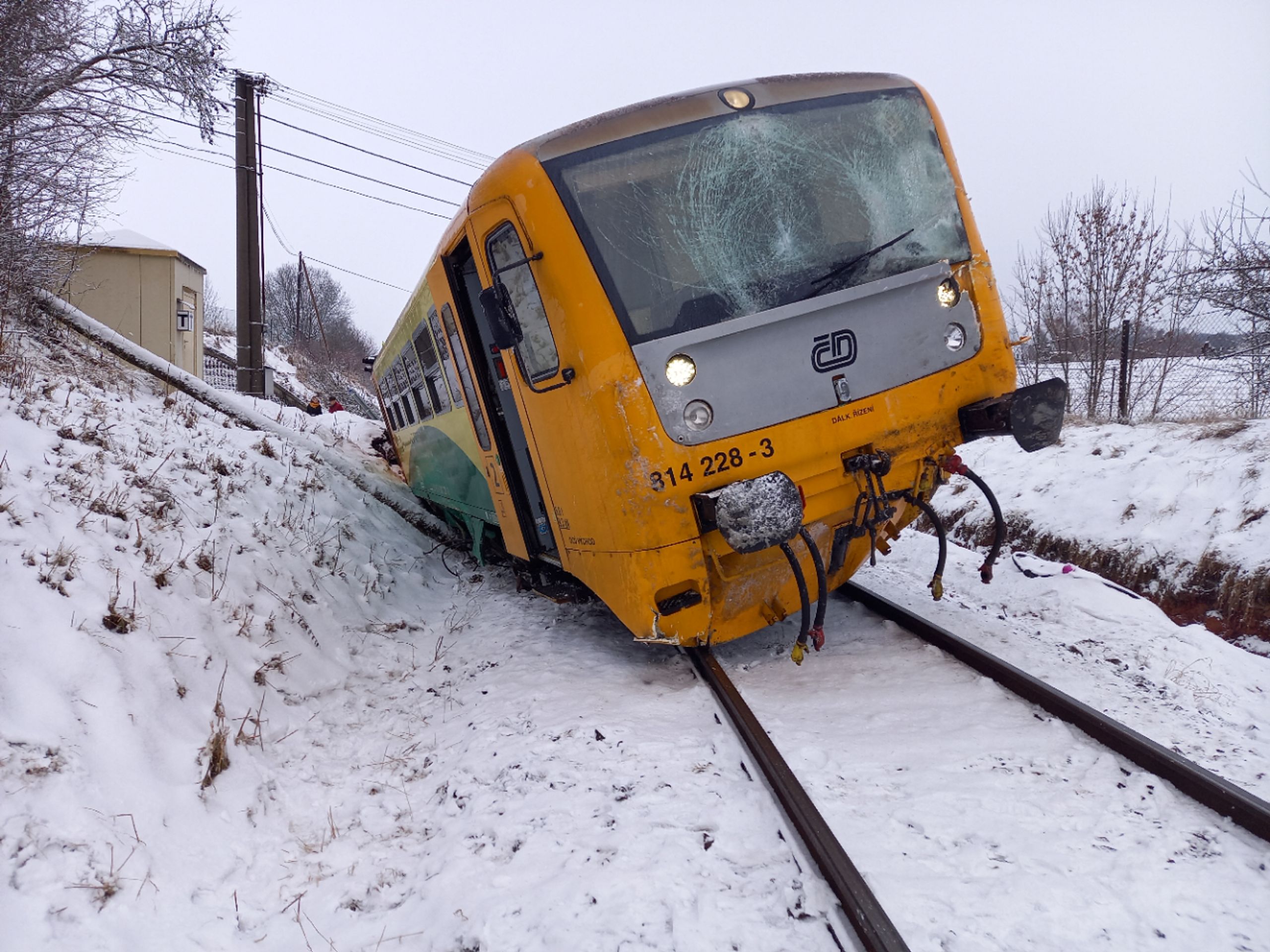 Srážka vlaku s náklaďákem na Žďársku - Srážka vlaku s náklaďákem na Žďársku (2/10)