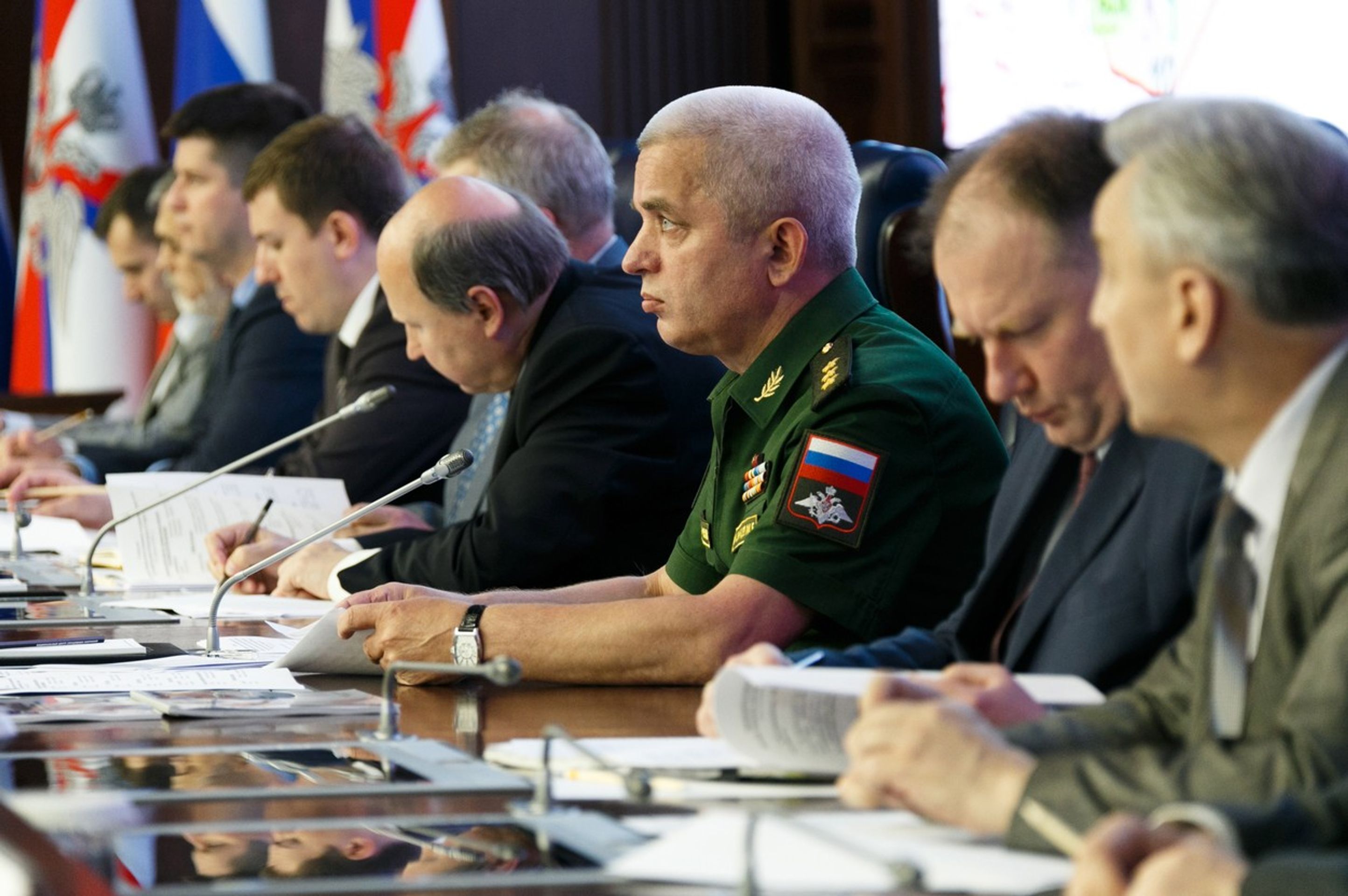 Michail Mizincev - Ruské ministerstvo obrany a ministerstvo zahraničí při jednání - Generál Mikhail Mizintsev (2/3)