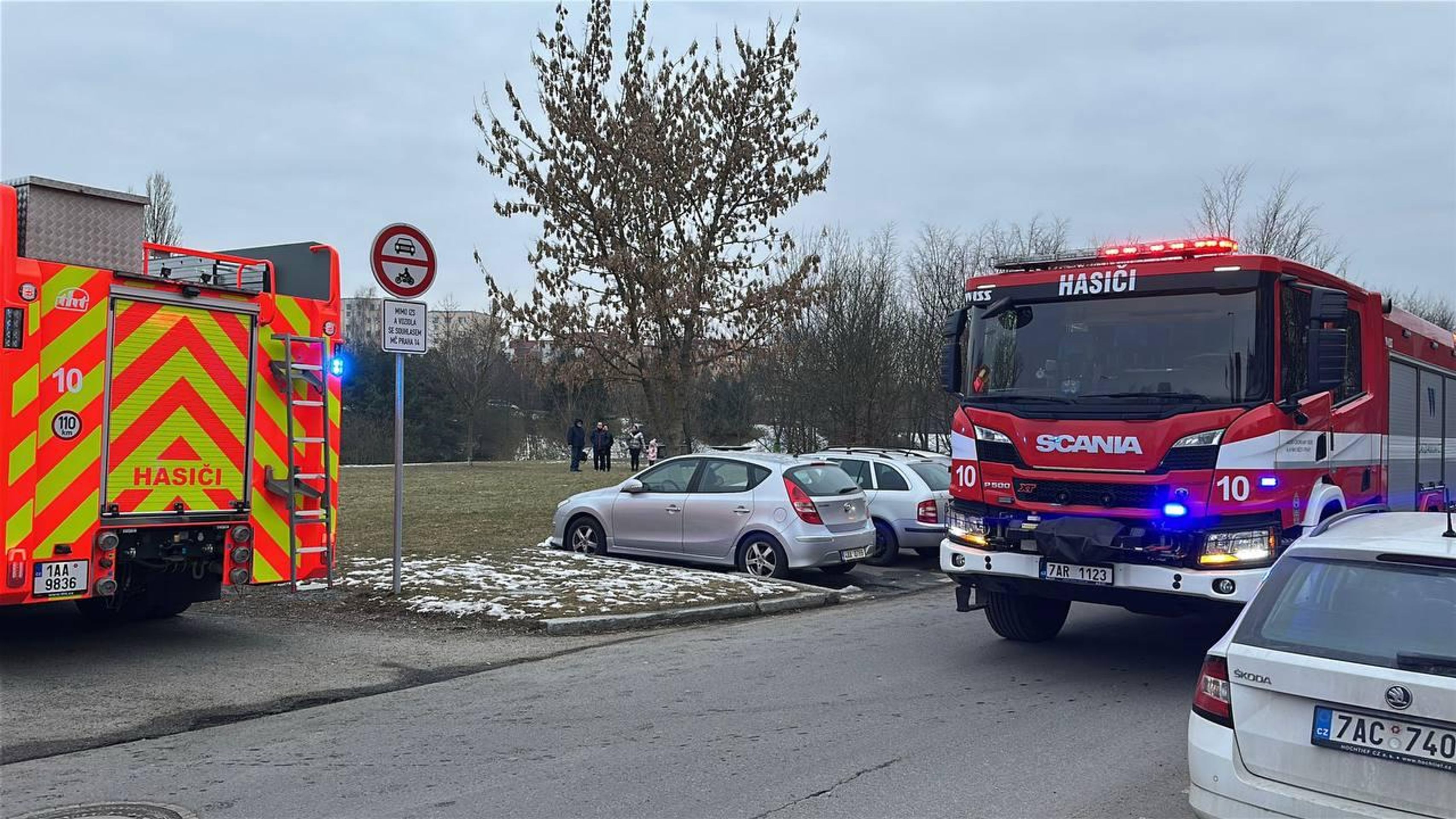Děti se propadly pod led v Praze (12) - Děti se propadly pod led v Praze (17/19)