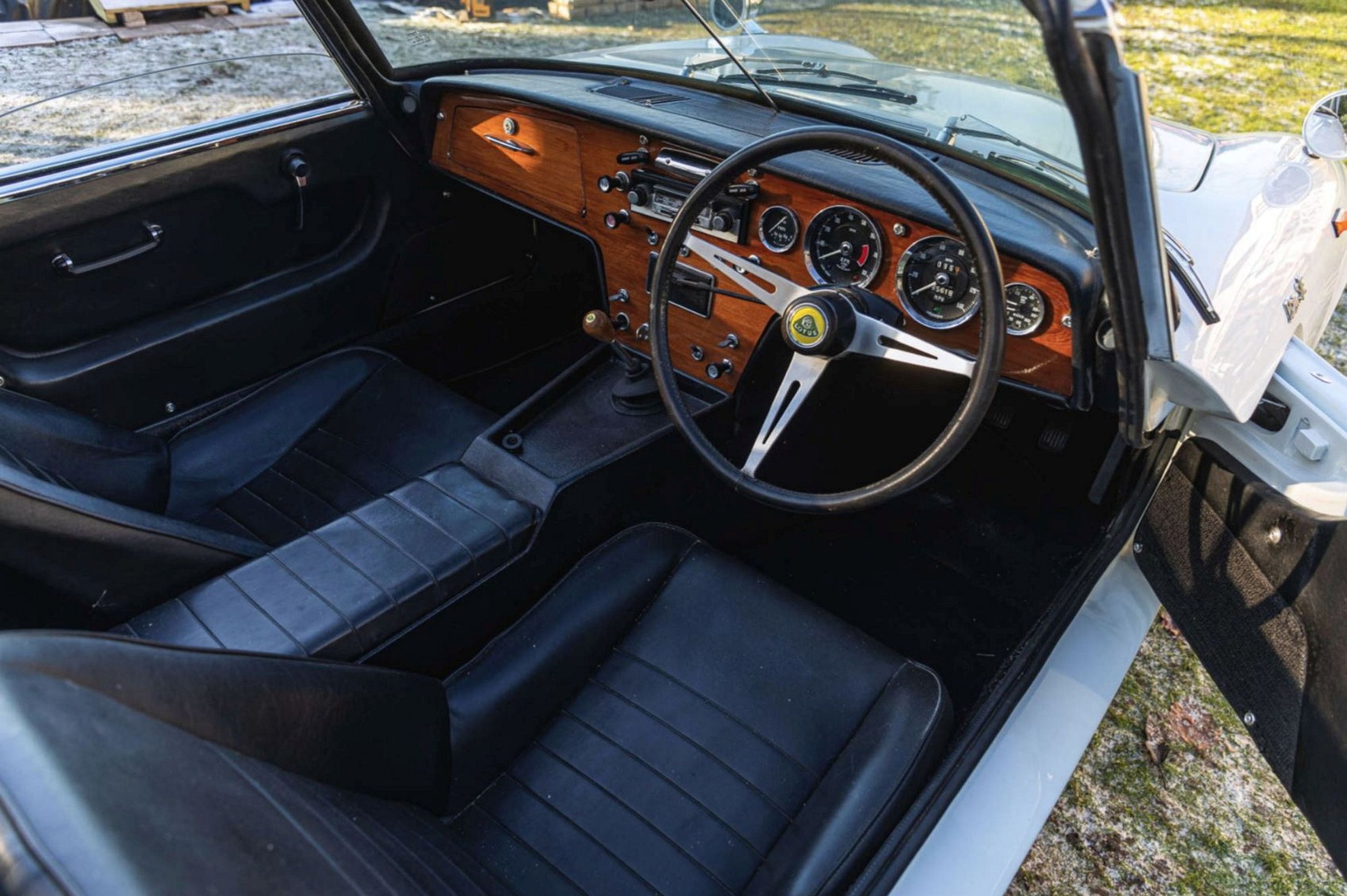 Lotus Elan S3  - Auta Sellerse a Atkinsona jsou na prodej (2/4)