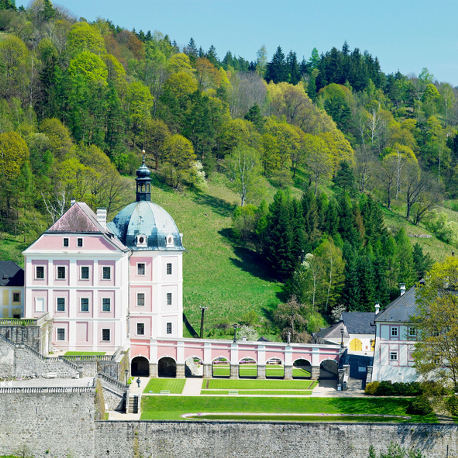 Karlovarský kraj - hrad a zámek Bečov nad Teplou - GALERIE: Hrady a zámky (8/17)