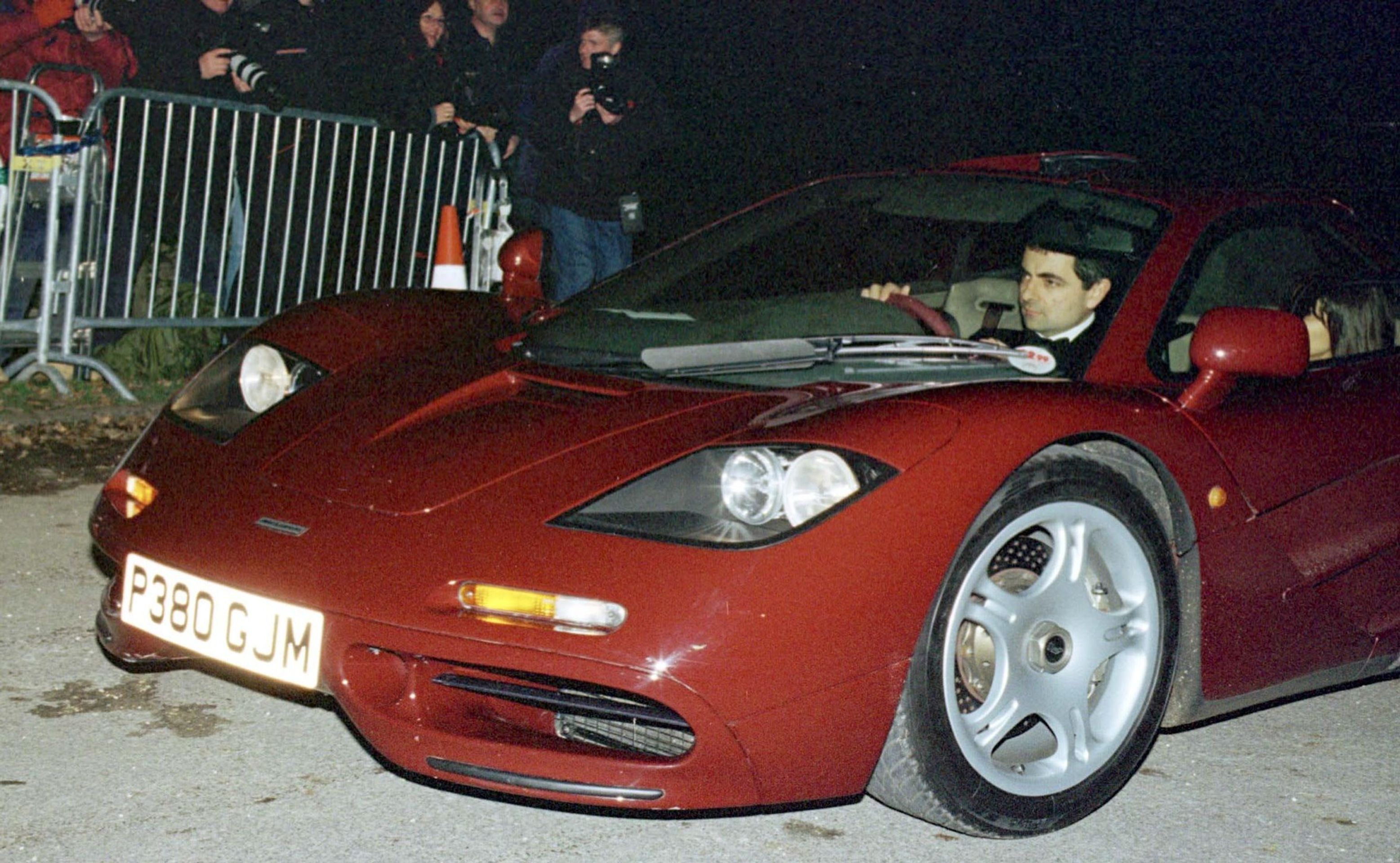 Rowan Atkinson – McLaren F1 - Auta známých osobností (19/21)